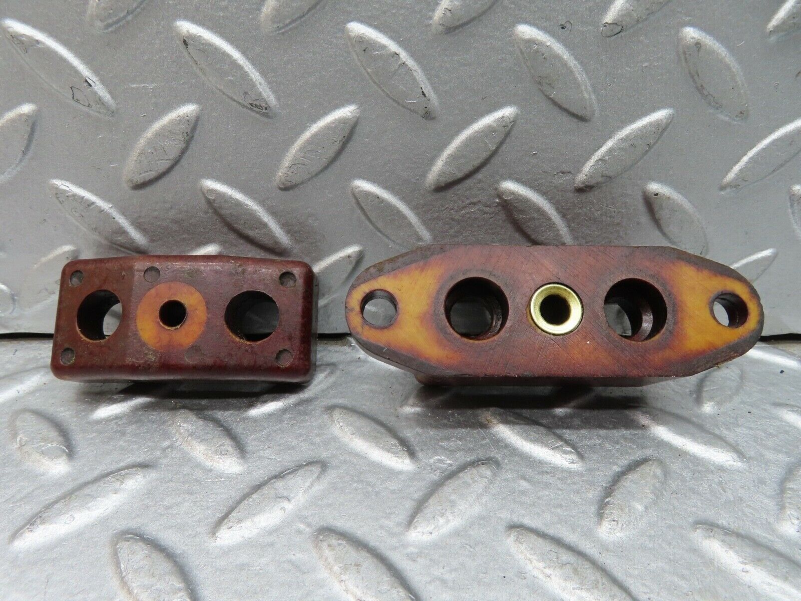 18264 Mercedes-Benz W111 220SE Coupe Fuel Injector Bracket