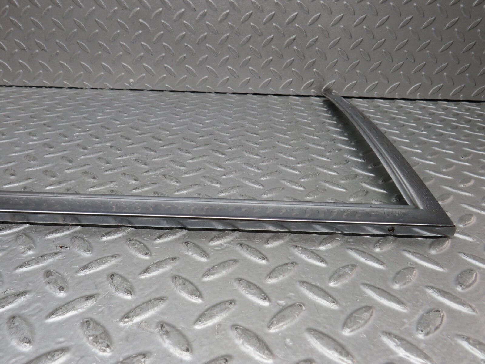 37319 Mercedes-Benz W109 300SEL Rear Left Door Chrome Window Frame