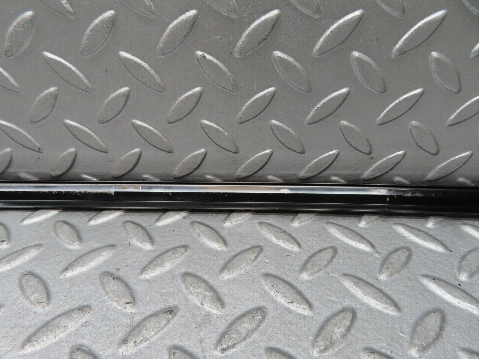 17378 Mercedes-Benz R129 300SL Coupe Right Door Chrome Trim