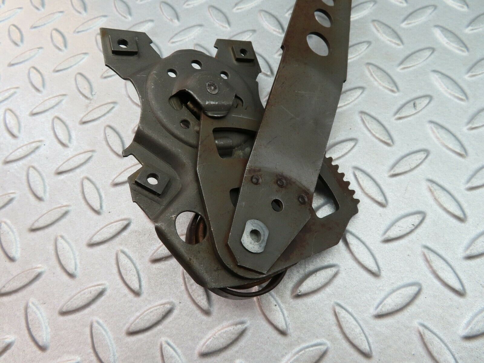 5871 Mercedes-Benz W123 200 Rear Right Manual Window Regulator