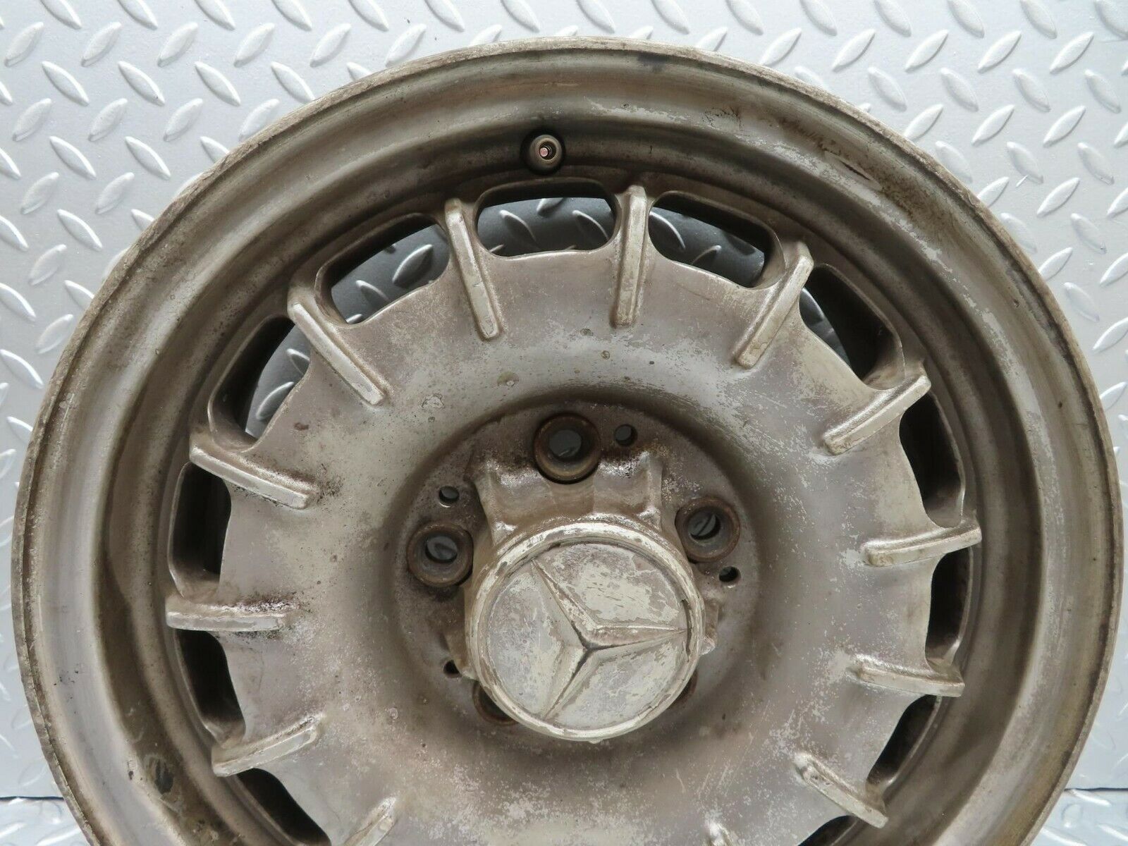 12105 Mercedes-Benz Alloy Wheel Mexican Hat 6Jx14H2 ET30 1264001902