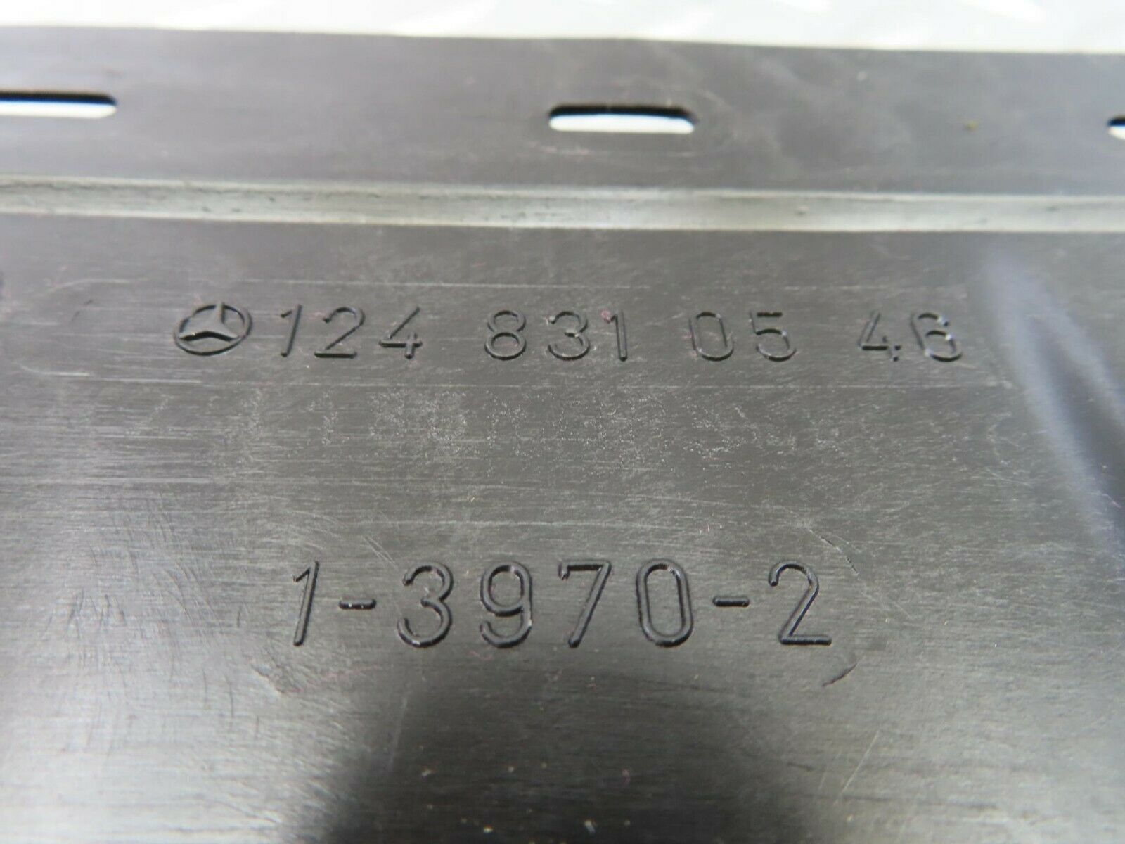 9315 Mercedes-Benz C124 300CE Coupe Ventilation Air Duct Left 1248310546