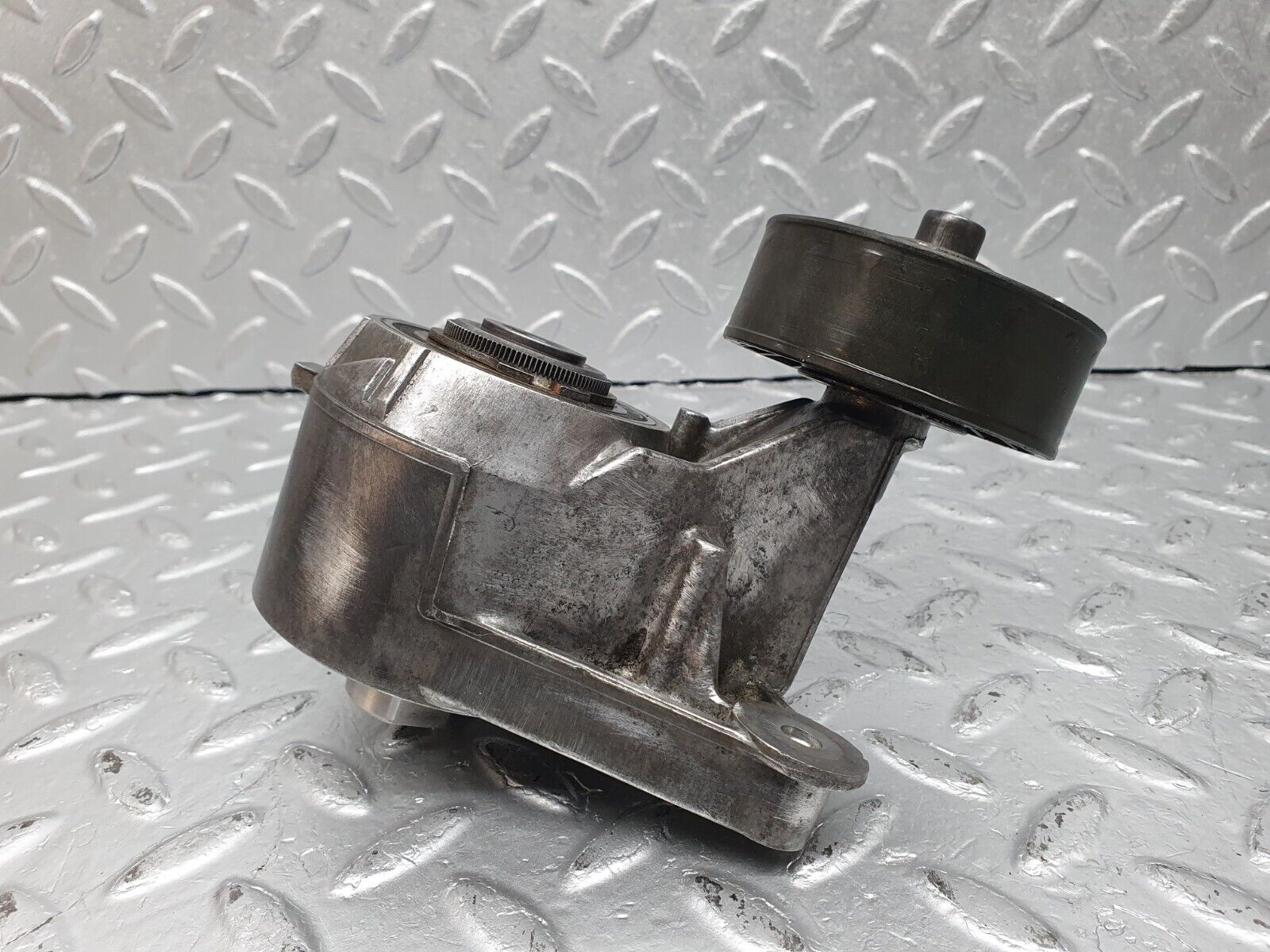 40998 Mercedes-Benz W126 300SE Belt Tensioner 1032021140