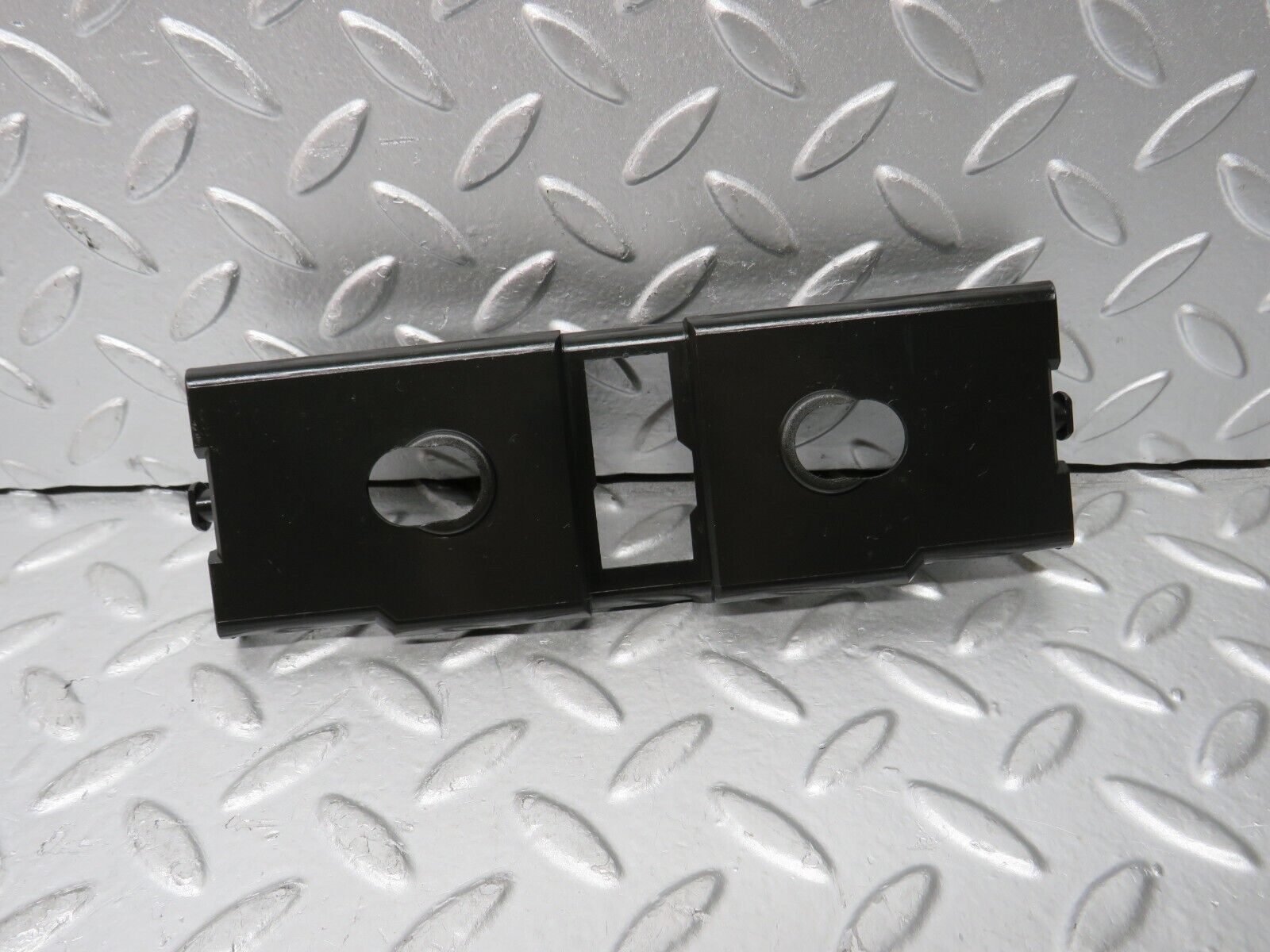 30305 Mercedes-Benz W124 230E Heating Regulator Holder 1248330214