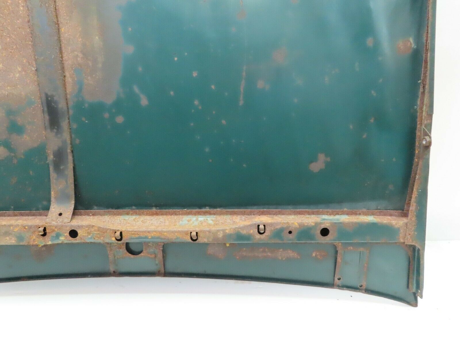 7926 Mercedes-Benz W115 220D Bonnet