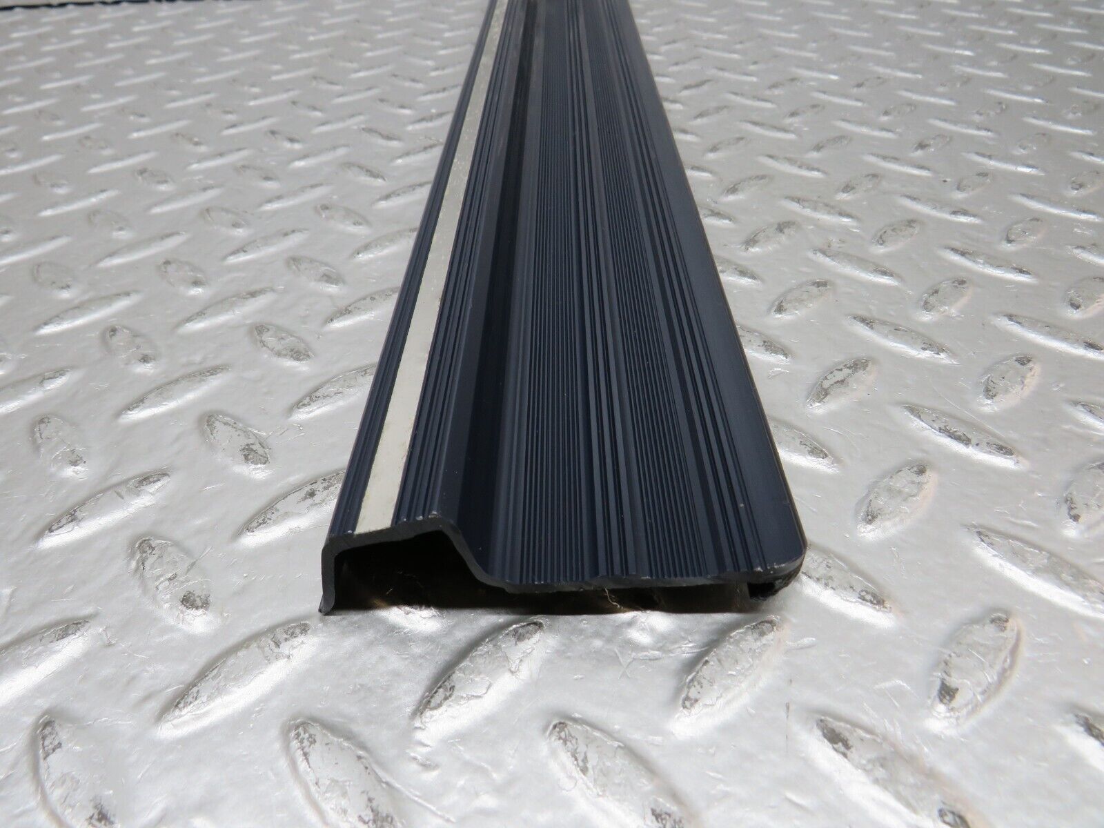 31960 Mercedes-Benz W123 230E Rear Right Door Sill Trim Blue