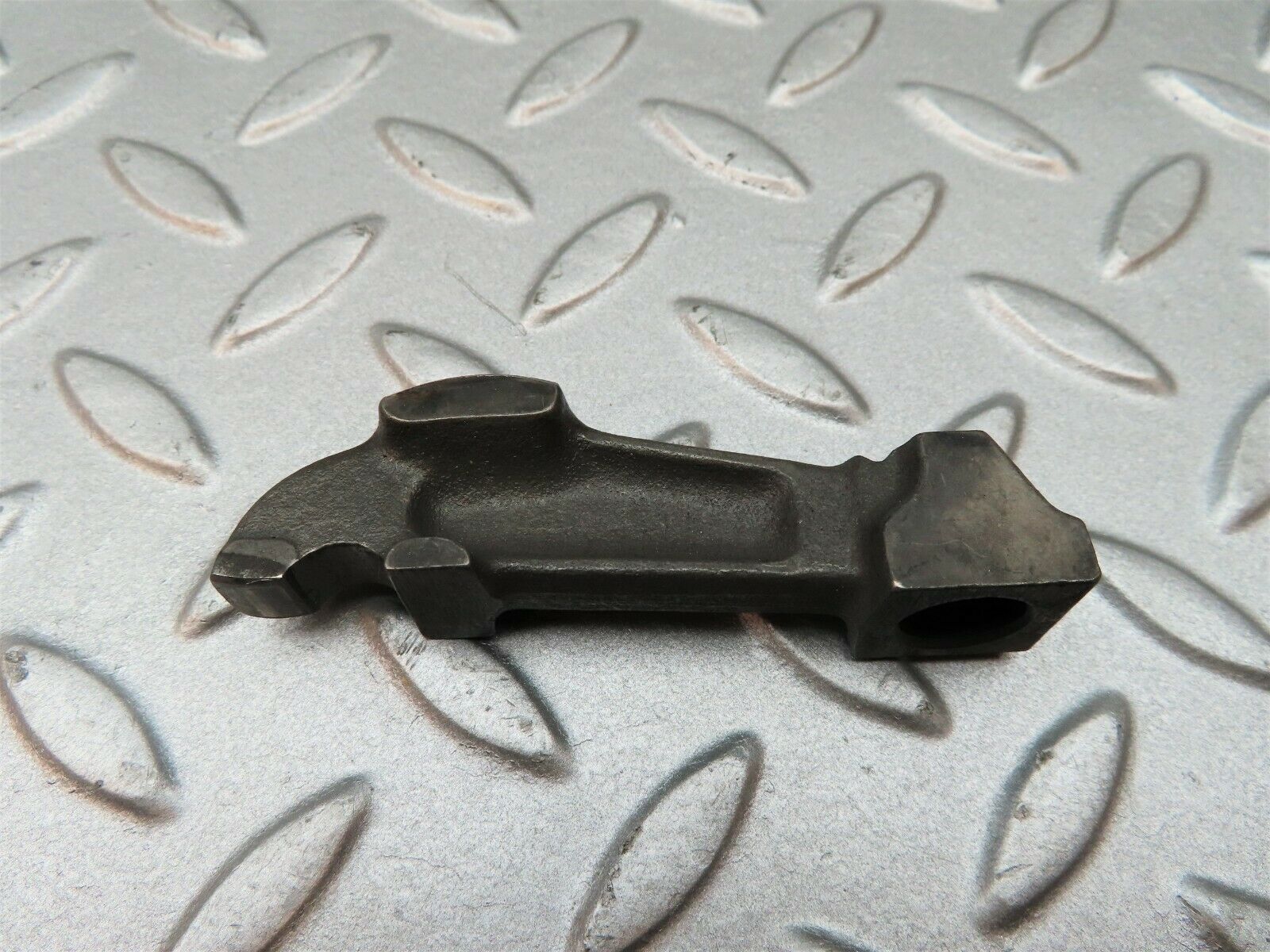 3537 Mercedes-Benz W108 280SE Valve Rocker Arm With Retaining Spring