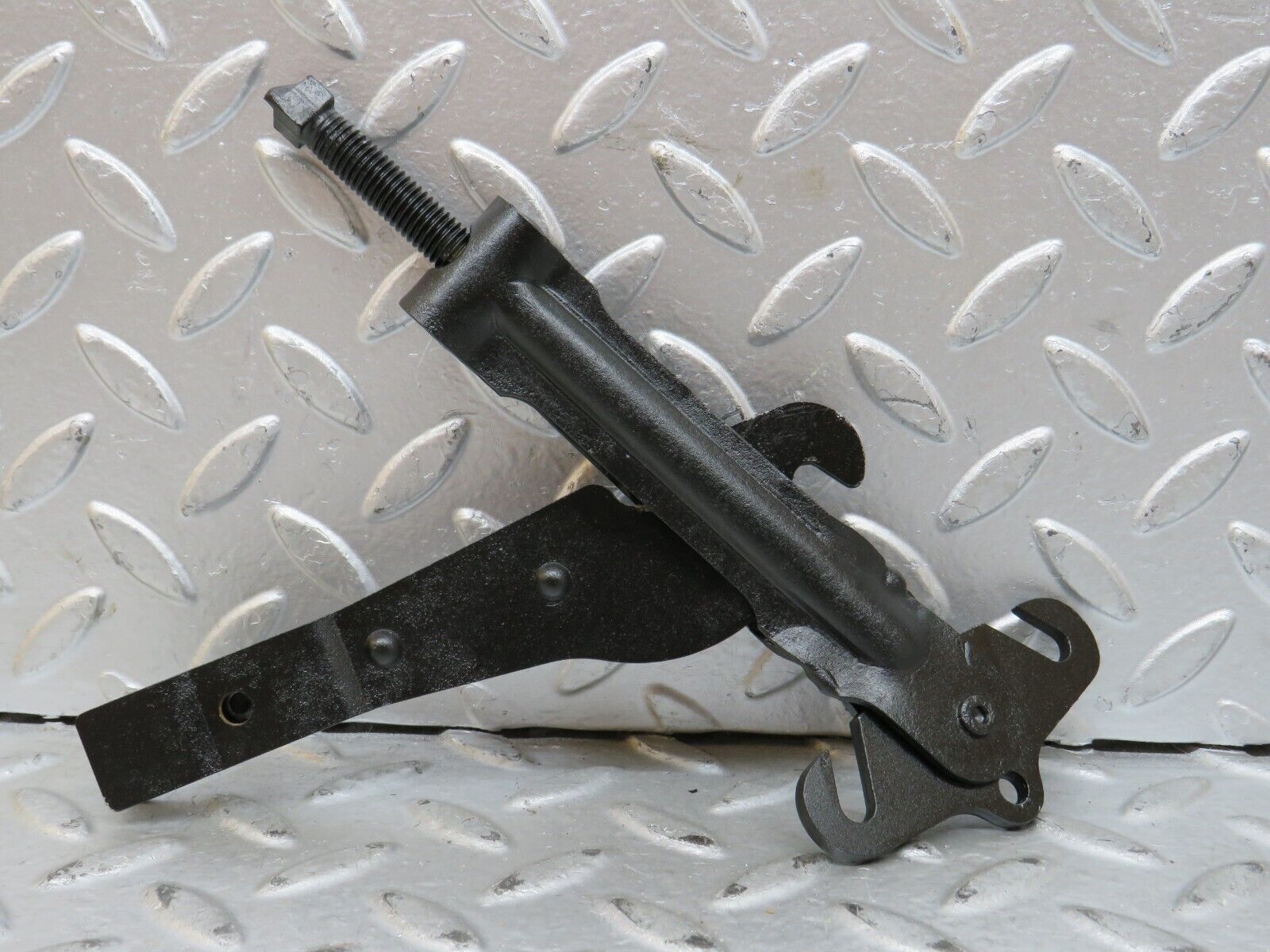 28376 Mercedes-Benz S123 240D Wagon Handbrake Adjusting Handbrake Regulator