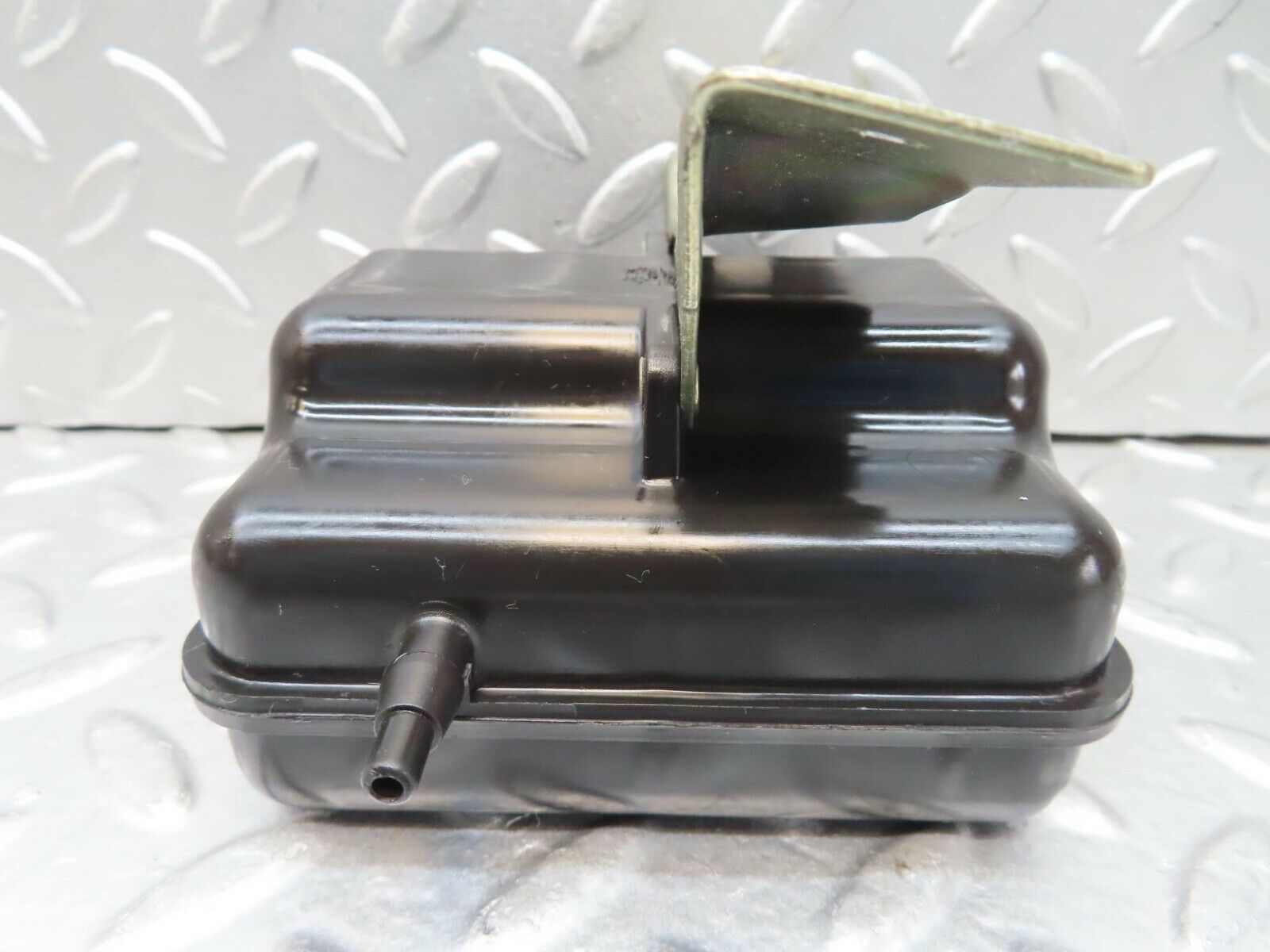 15083 Mercedes-Benz W140 S320 Air Vacuum Expansion Tank 1298050019