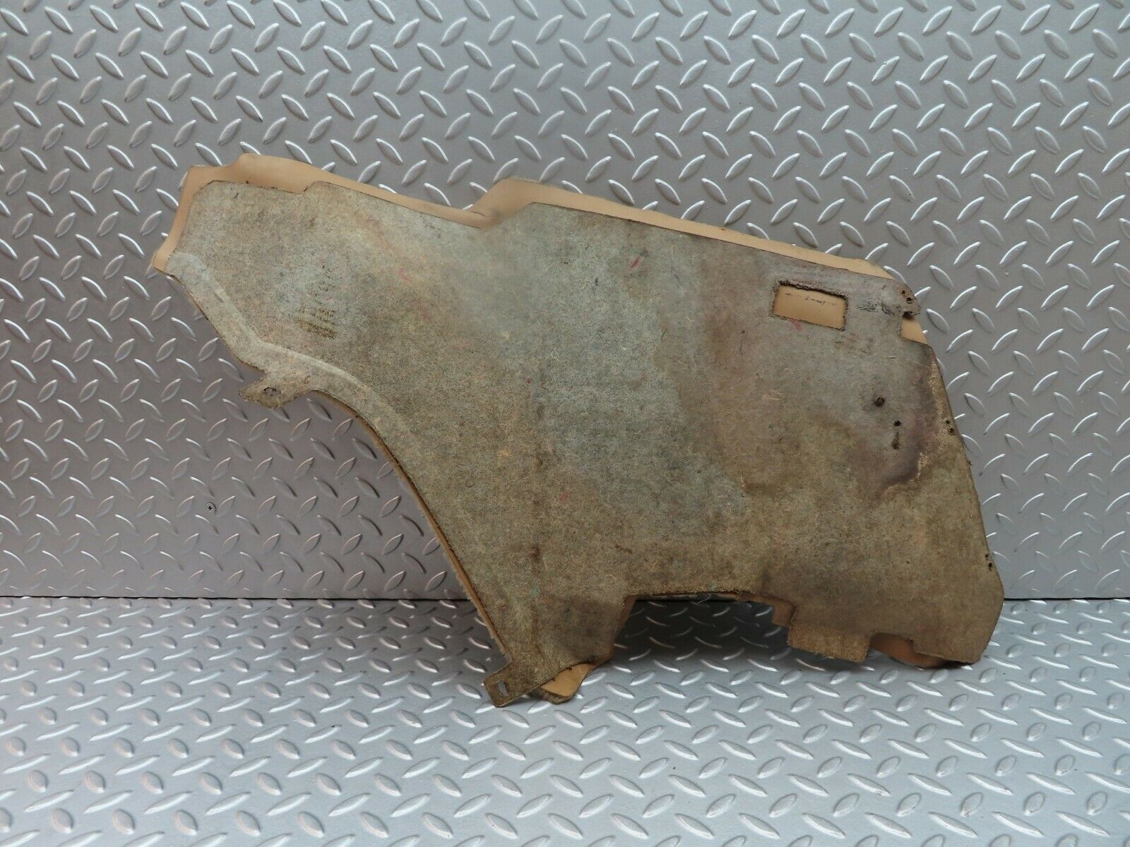 5428 Mercedes-Benz W124 230E Centre Console Carpet Right Side Beige