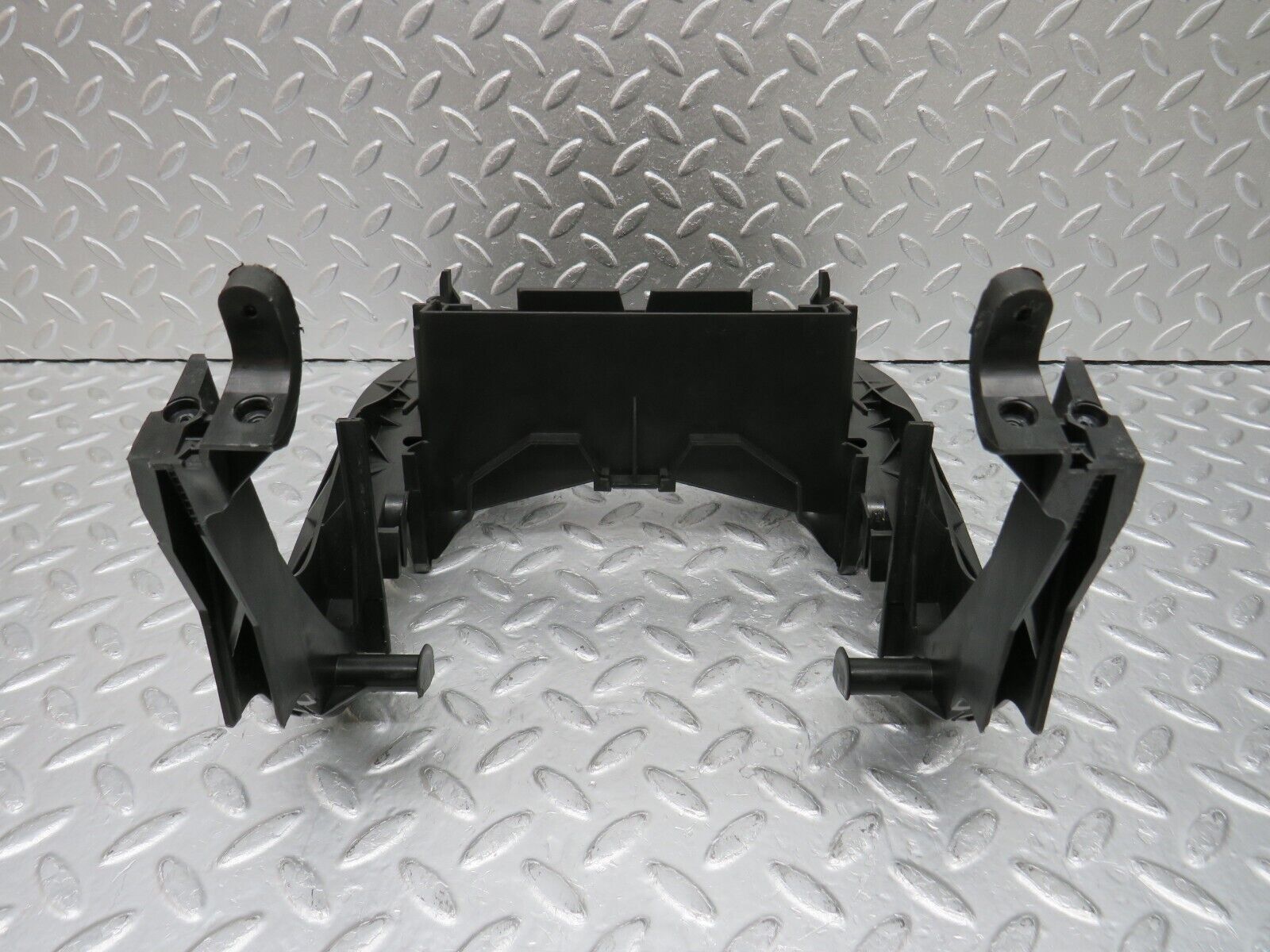 34976 Mercedes-Benz W210 320E Centre Console Bracket 2106891016 2106830325