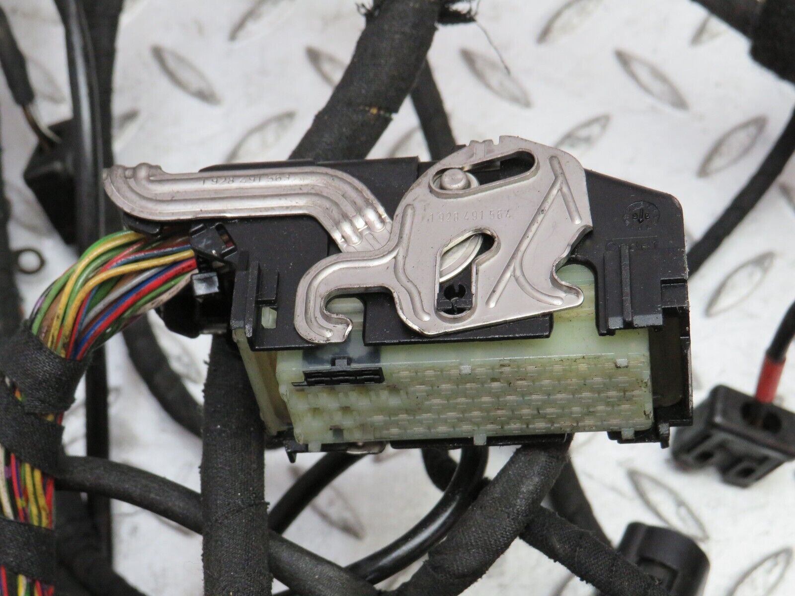 35687 Mercedes-Benz W210 320E Engine Wiring Harness 2105450481 0015409981