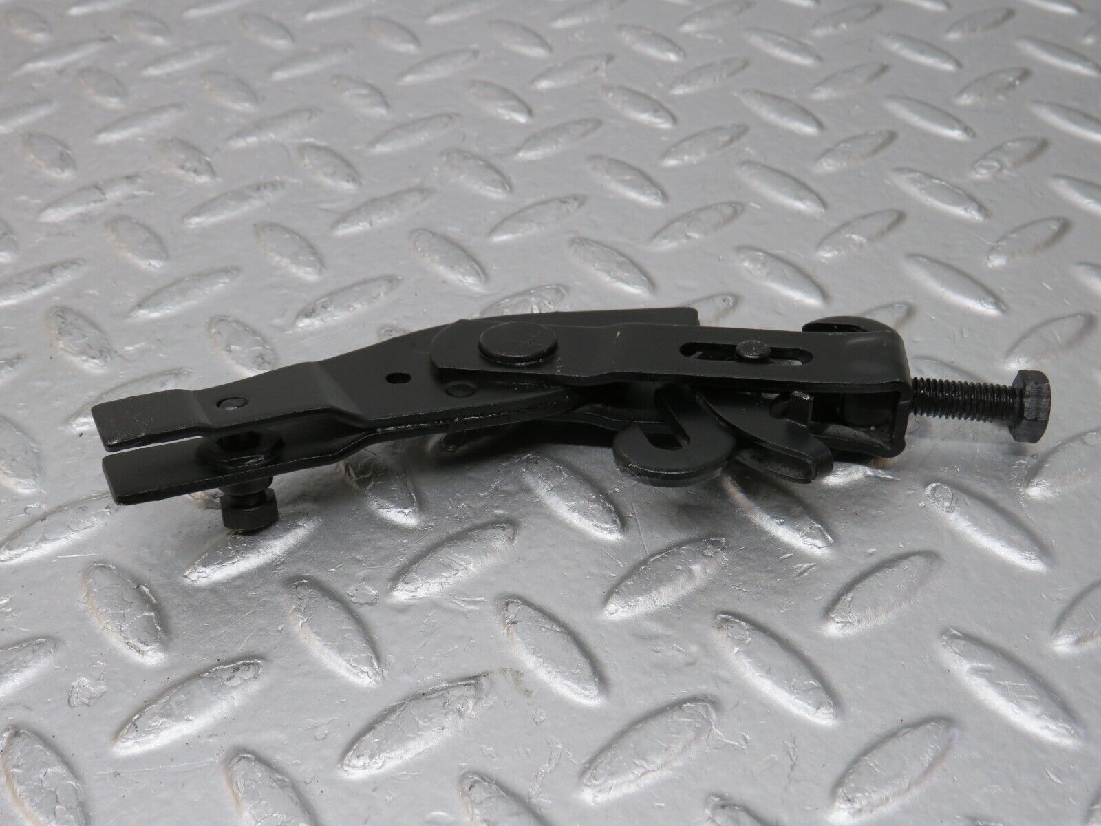 34677 Mercedes-Benz W124 260E Handbrake Adjusting Handbrake Regulator