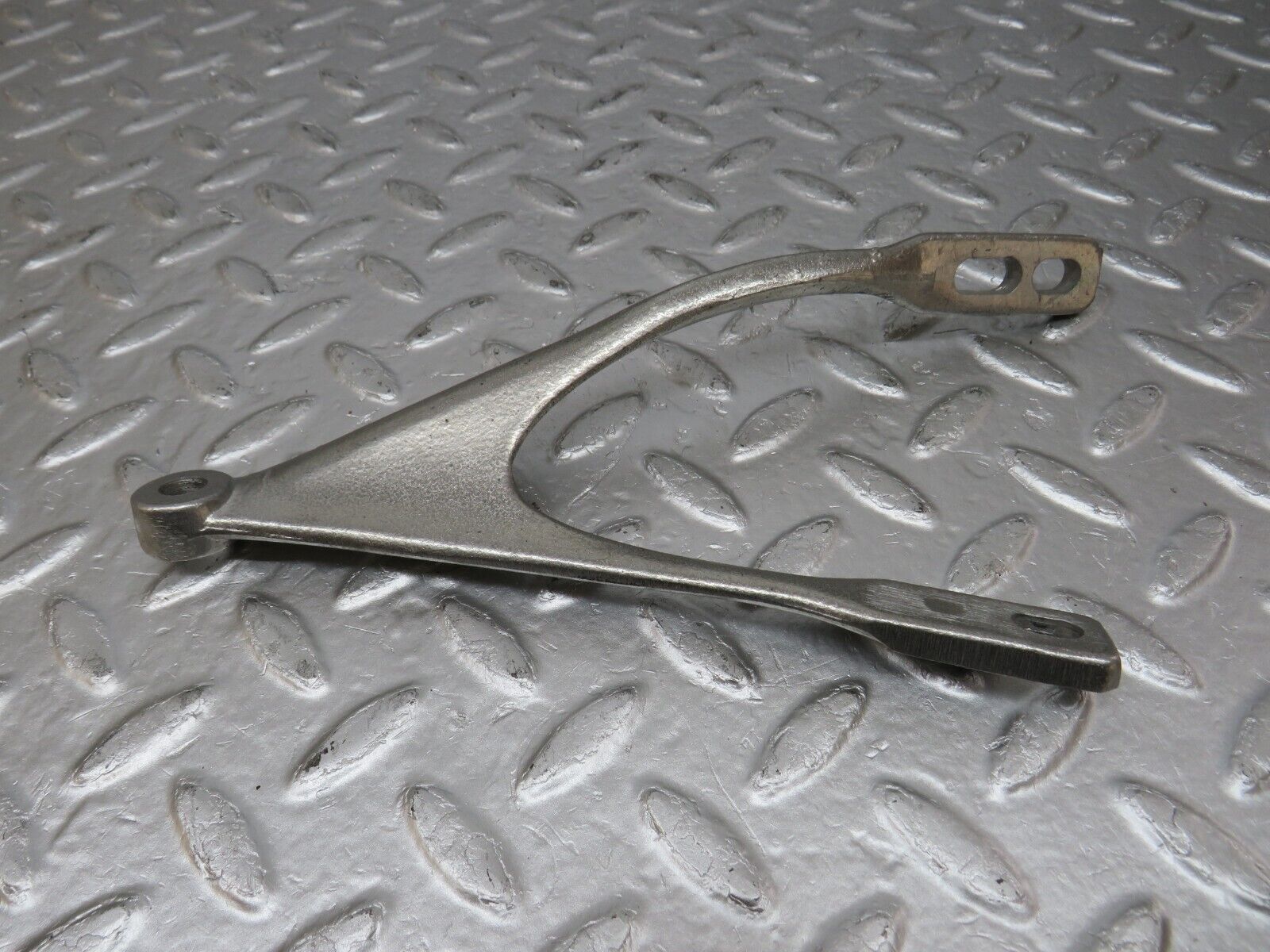 33697 Mercedes-Benz W201 190E 2.0L Steering Column Bracket