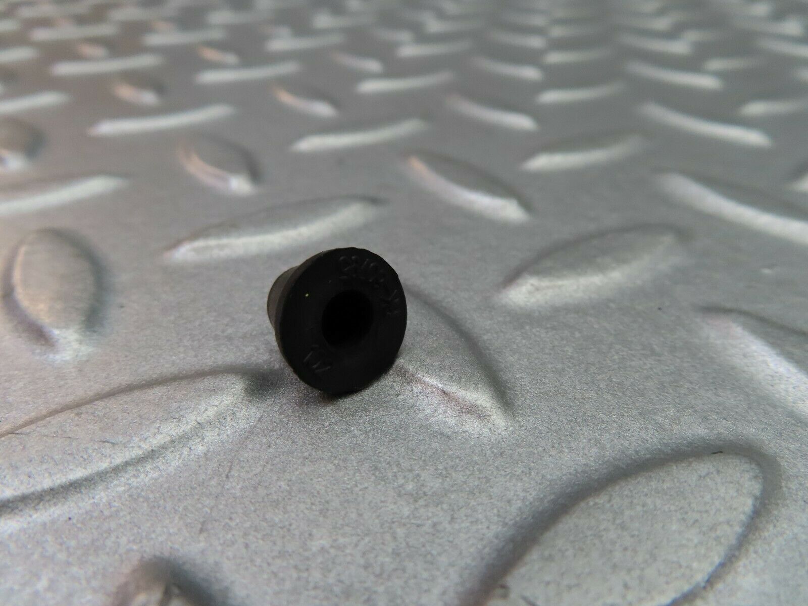 6004 Mercedes-Benz W123 Frenkit Brake Caliper Repair Kit Front 260008