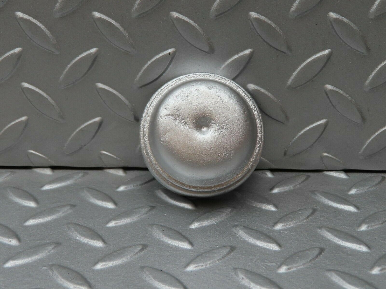 4176 Mercedes-Benz C123 230CE Coupe Wheel Bearing Dust Cap