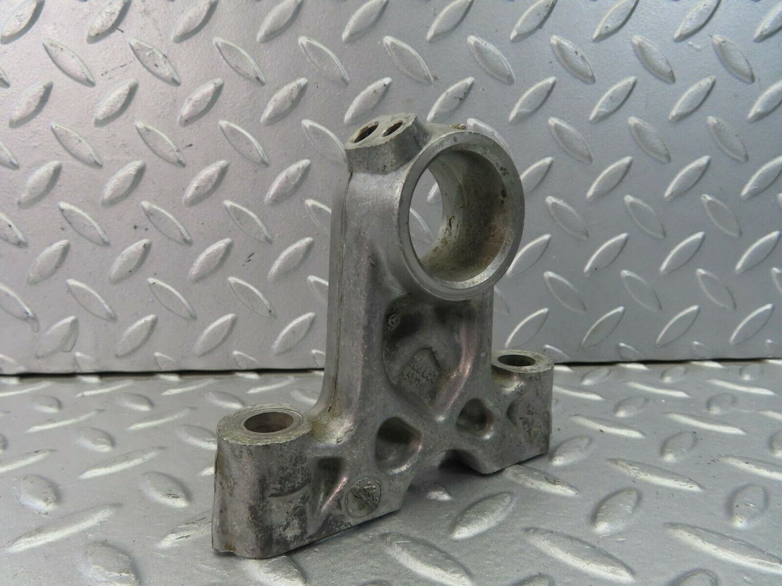 8949 Mercedes-Benz W108 Camshaft Tower Bearing 1800515110