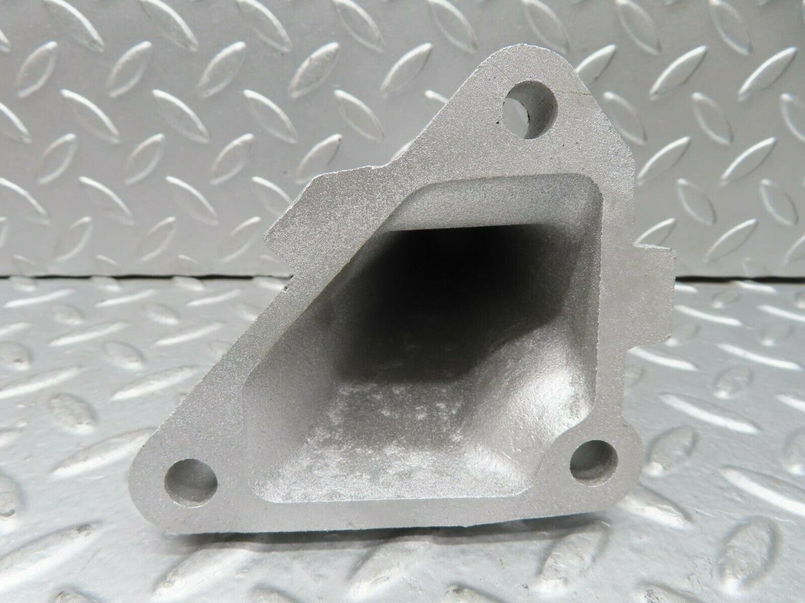 15264 Mercedes-Benz W123 230E Engine Mount Bracket 1022230304