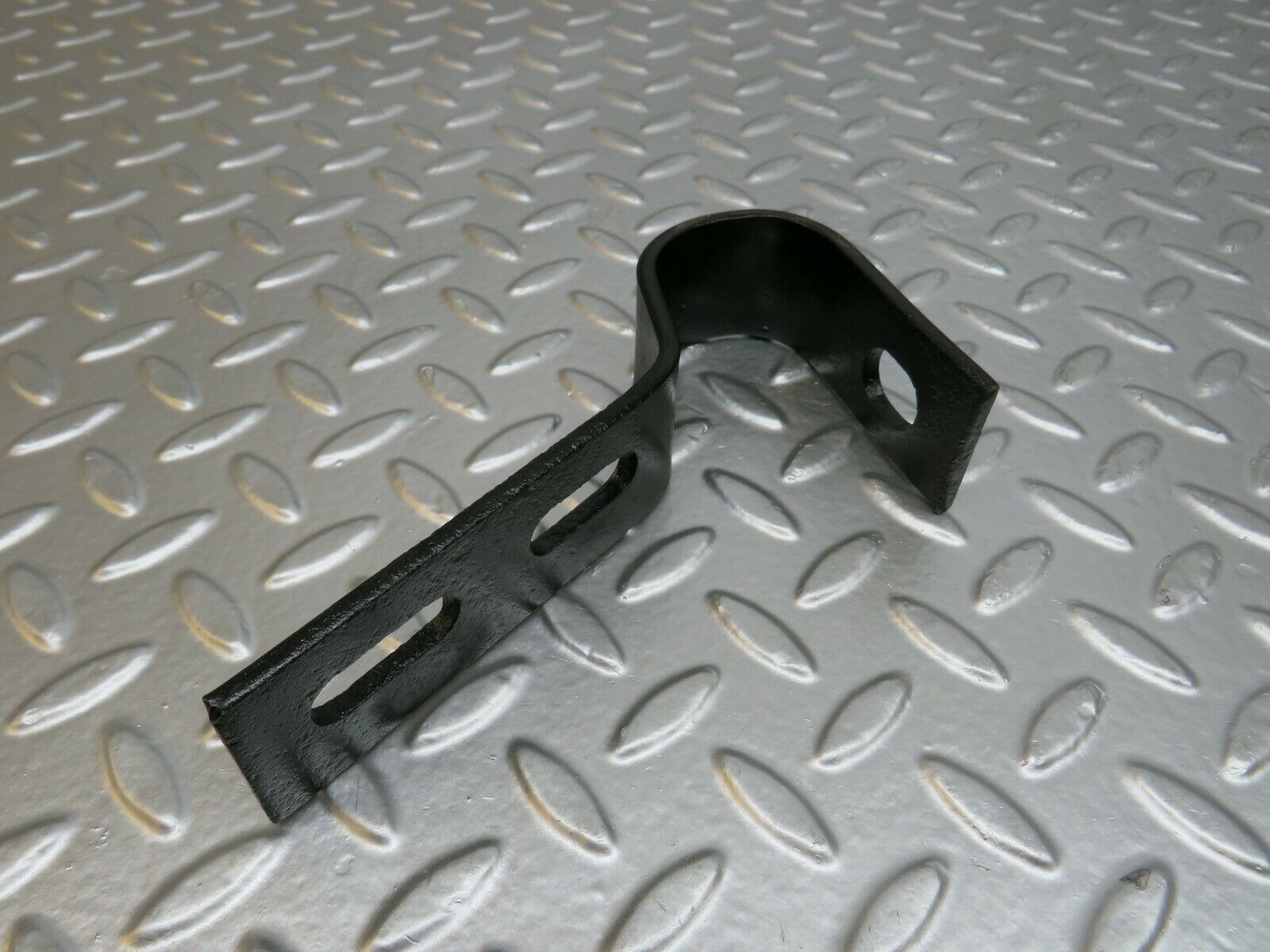 24565 Mercedes-Benz W108 Front Bumper Bracket