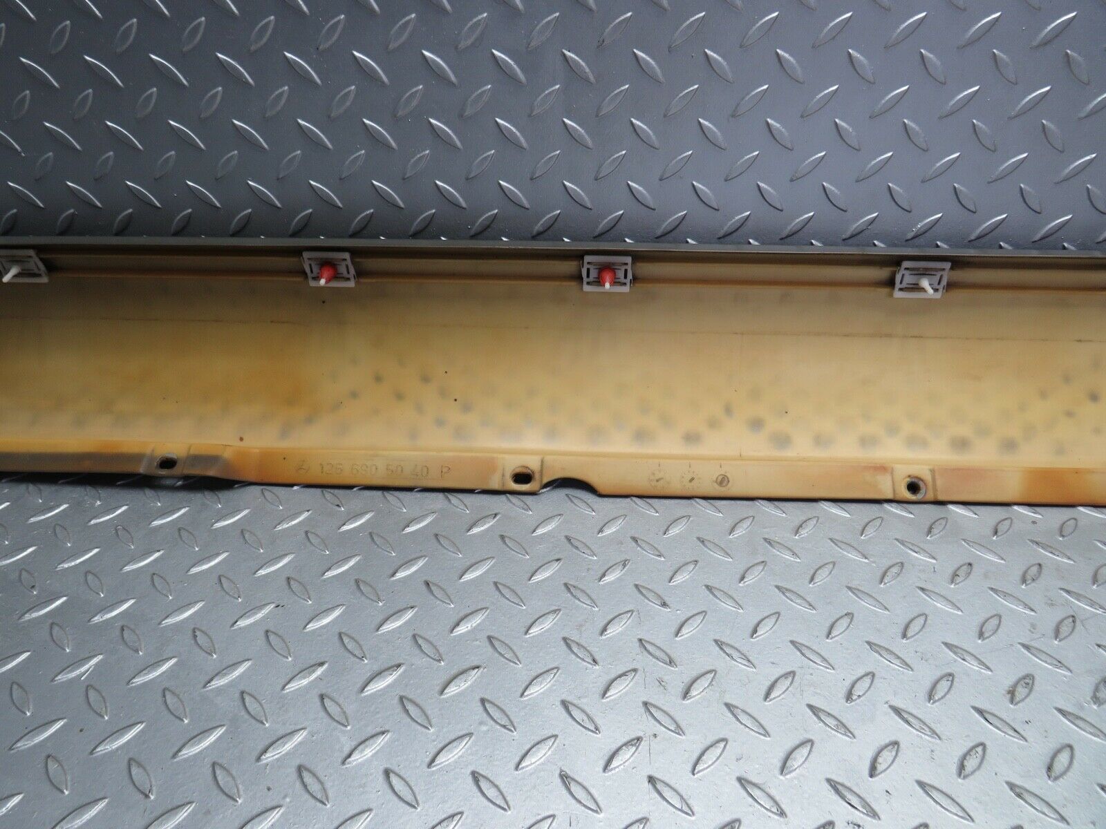 21810 Mercedes-Benz W126 300SE Side Skirt Right Side 1266905040