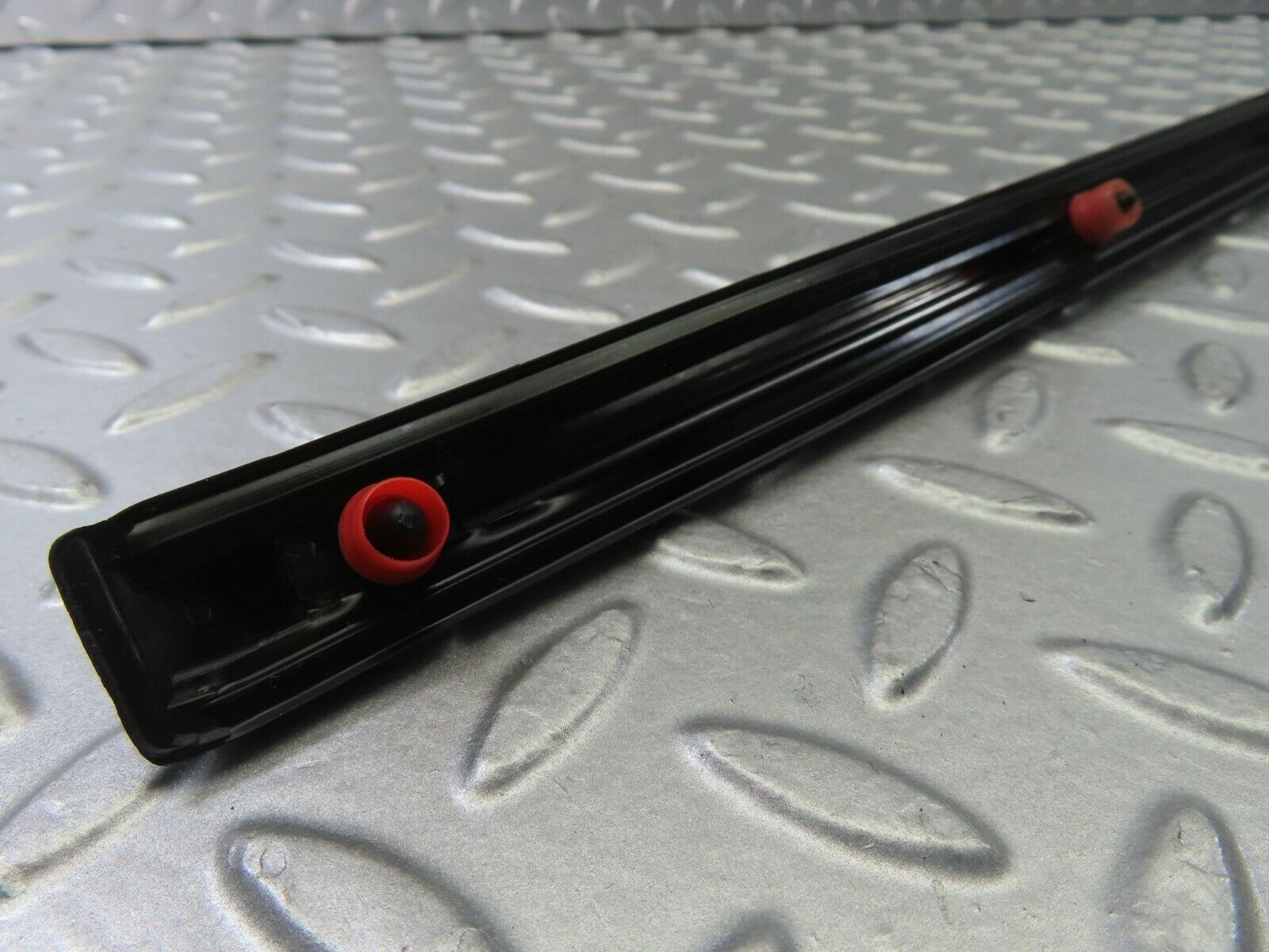 10247 Mercedes-Benz W123 Rear Left Door Centre Moulding Trim