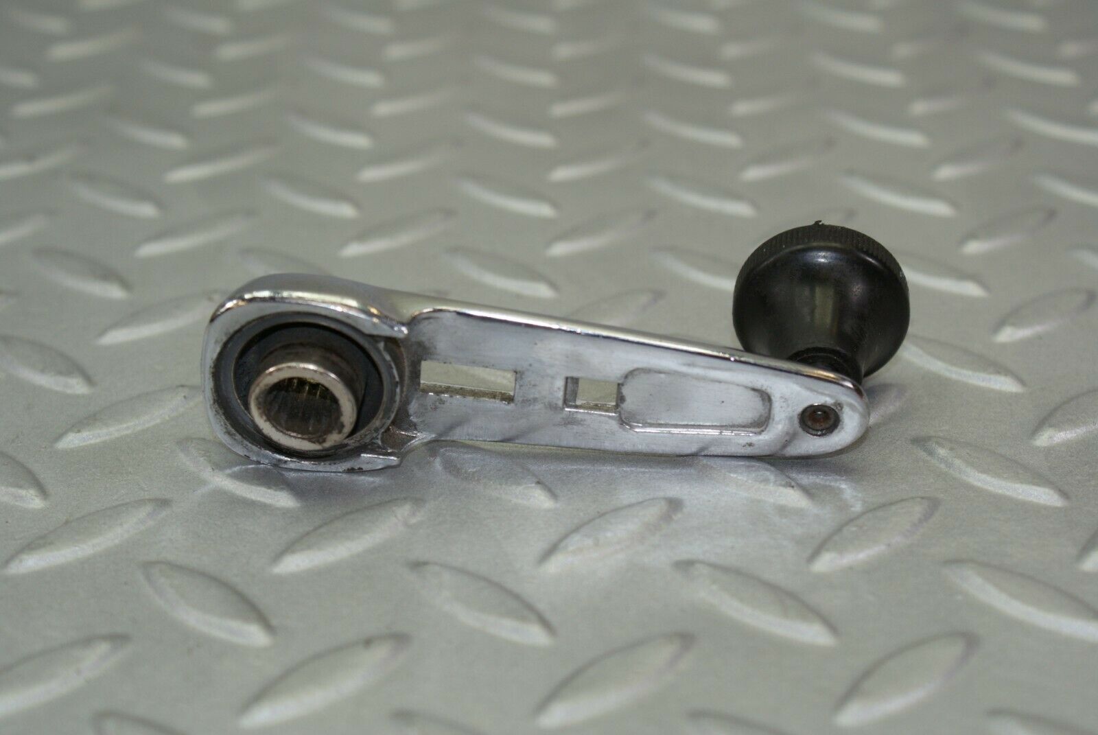 3194 Mercedes-Benz W115 220D Window Lifter Crank Handle