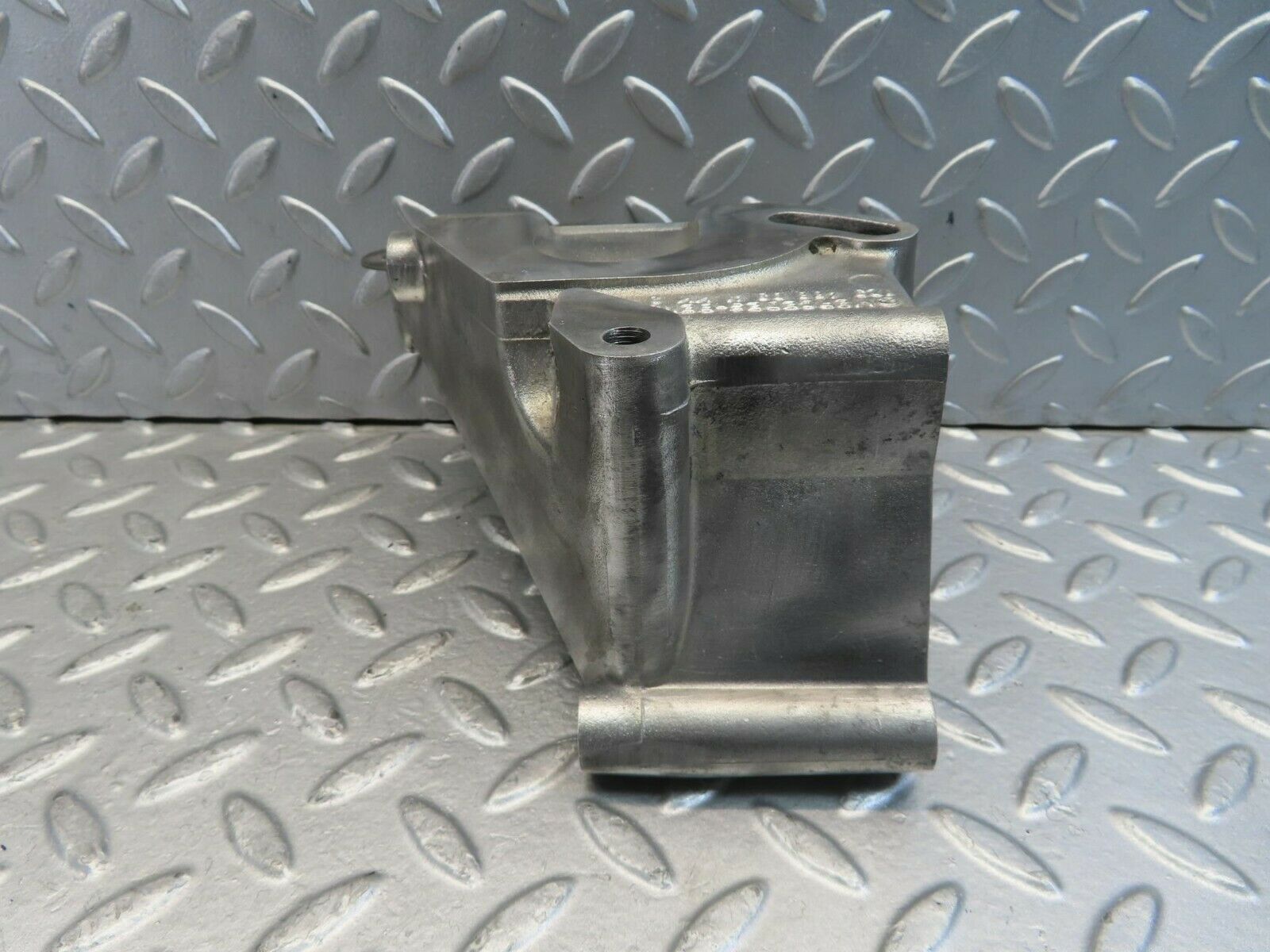 11469 Mercedes-Benz C123 230CE Coupe Power Steering Pump Bracket 1234880341