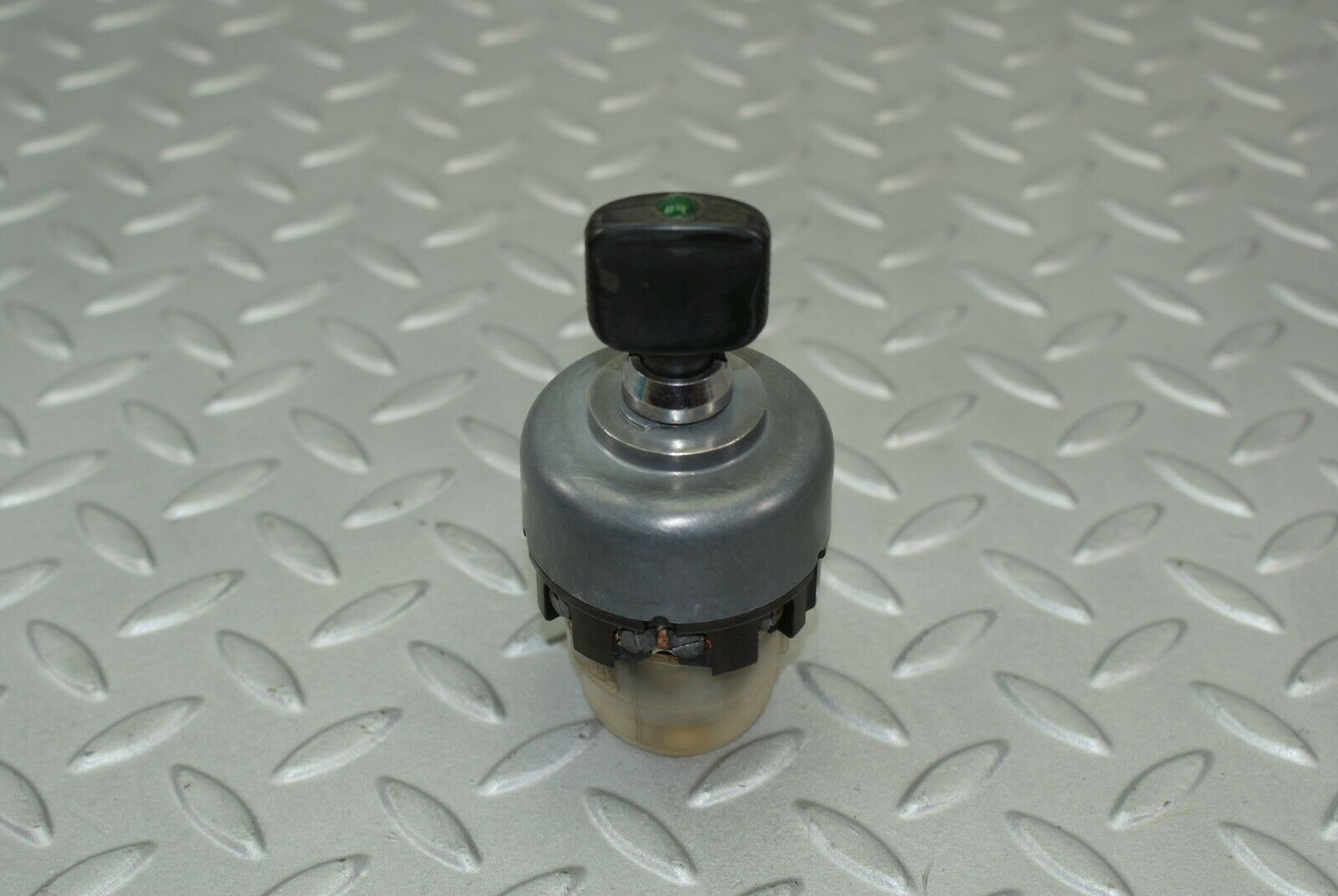 3204 Mercedes-Benz W115 220D Headlight Switch