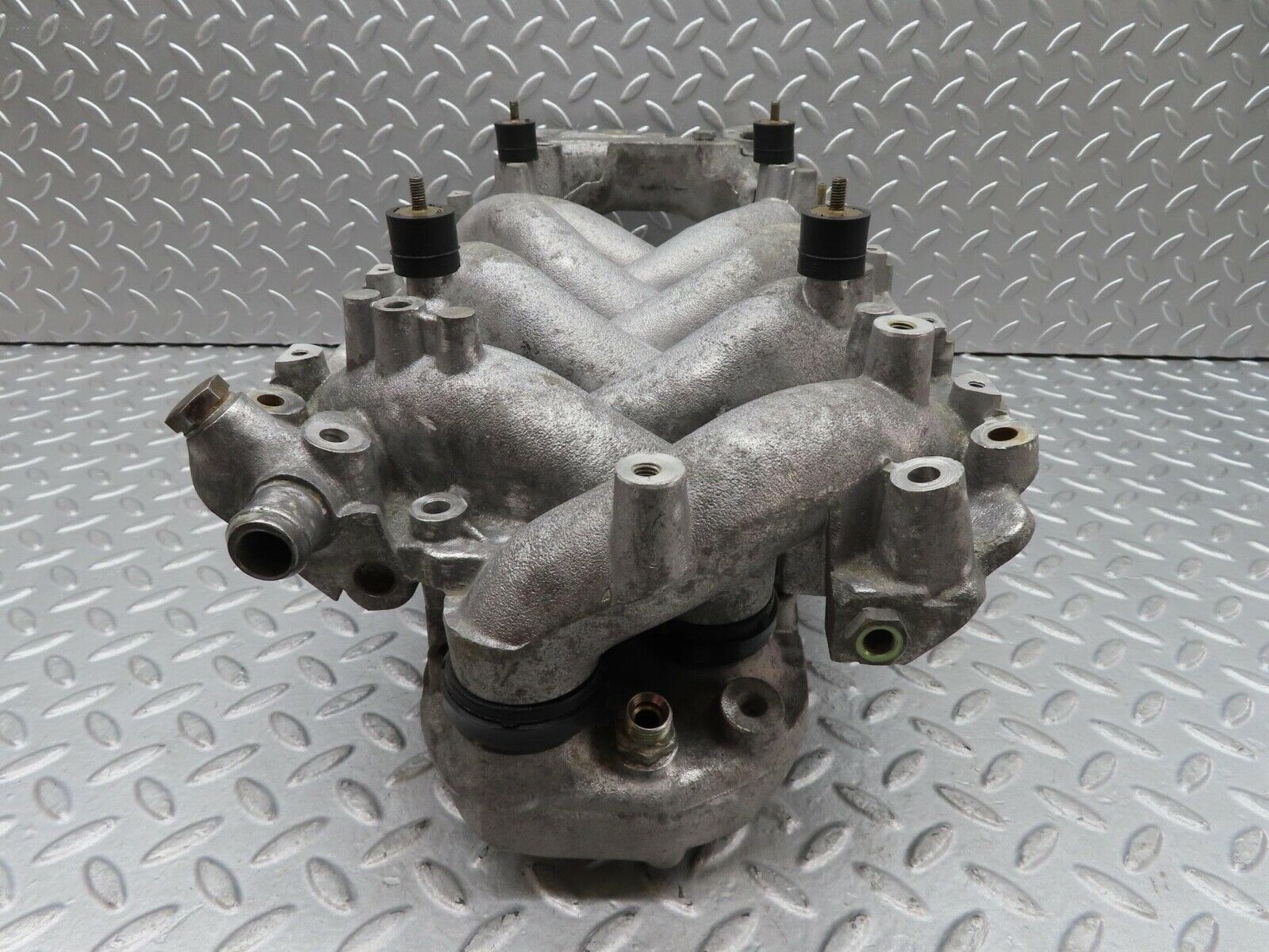 16724 Mercedes-Benz C107 380SLC Air Intake Manifold 1161414301