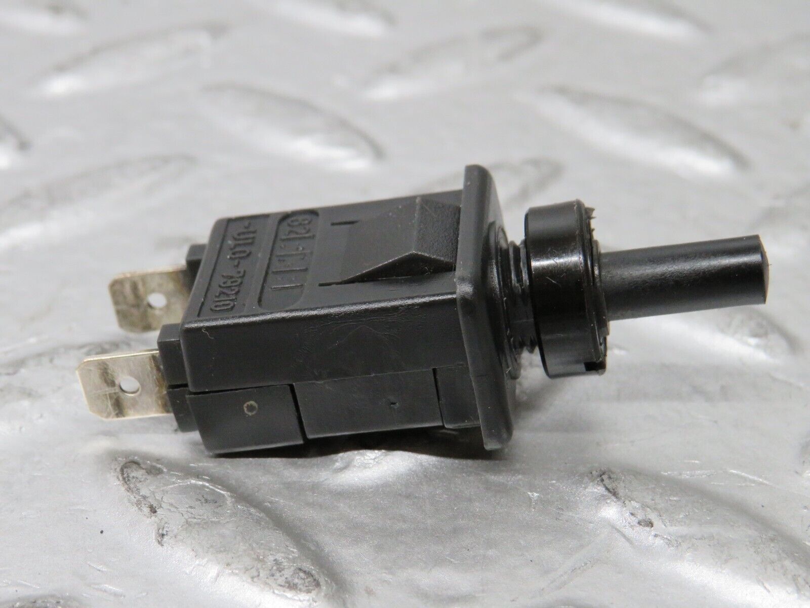 29898 Mercedes-Benz W123 230E Glove Box Light Switch 0008213252