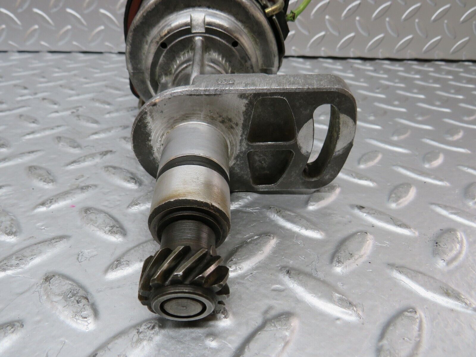 26334 Mercedes-Benz W116 450SE Ignition Distributor 0237404006