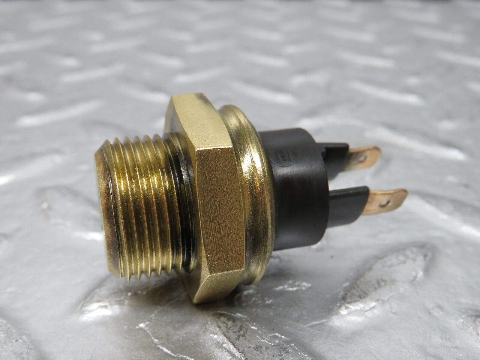 29975 Porsche 924 Radiator Fan Temperature Switch 323959481