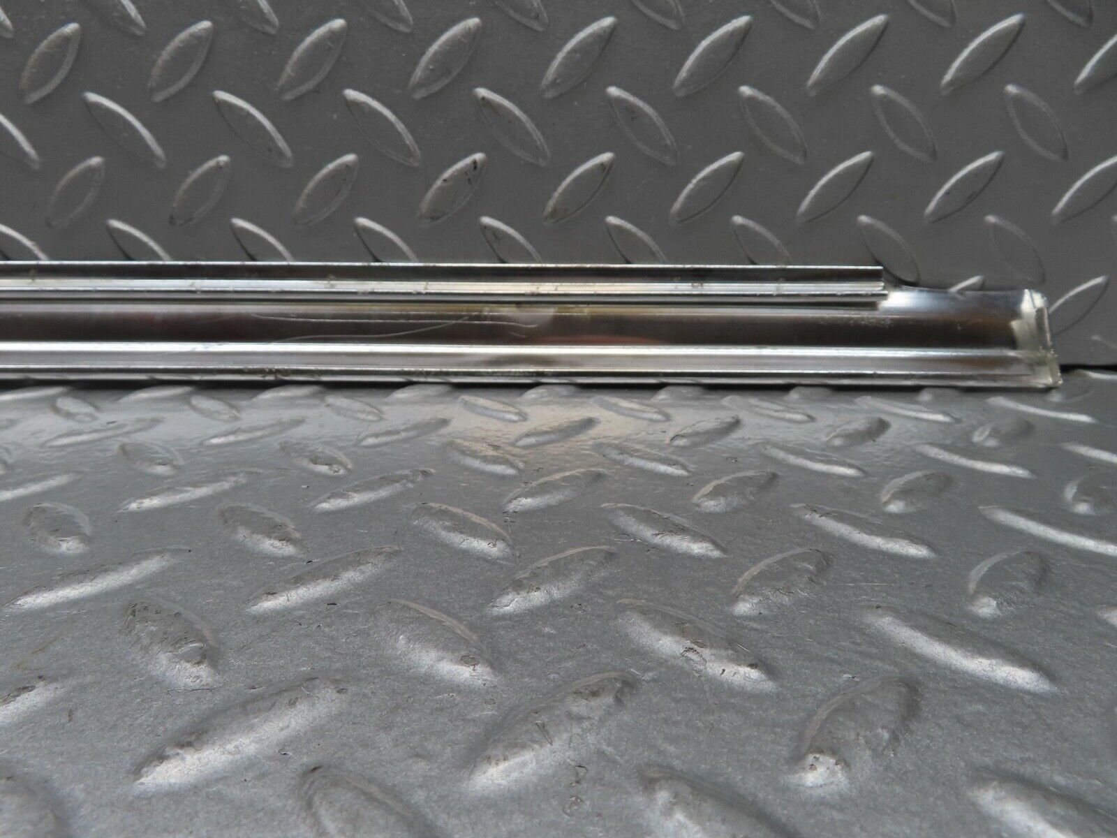 13029 Mercedes-Benz W111 220S Front Right Door Chrome Moulding Trim