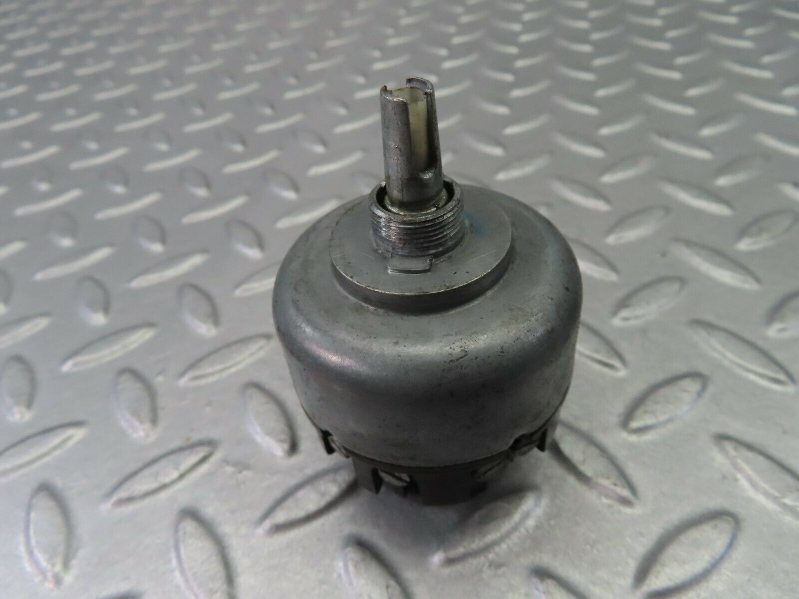 7981 Mercedes-Benz W115 220D Headlight Switch