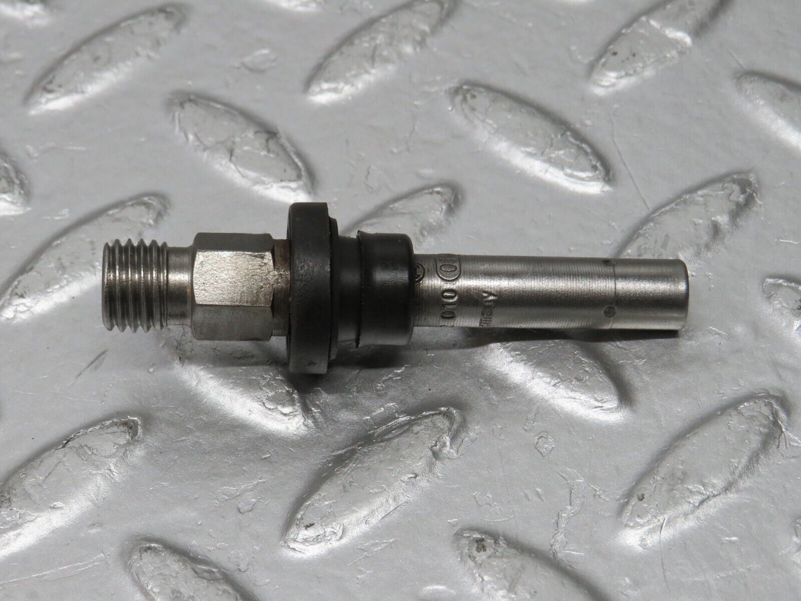 32707 Mercedes-Benz S124 300TE Wagon Fuel Injector Bosch 0437502010