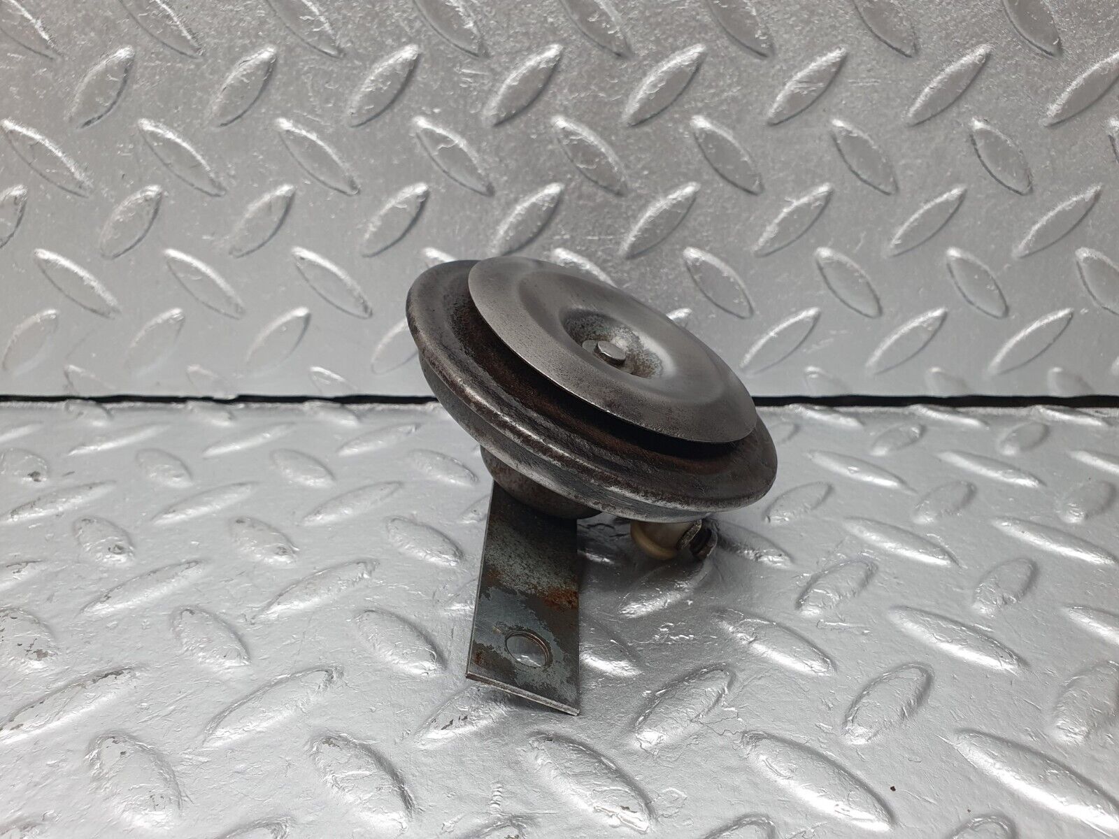 40745 Mercedes-Benz W123 300D Horn Bosch 20016 0035423820