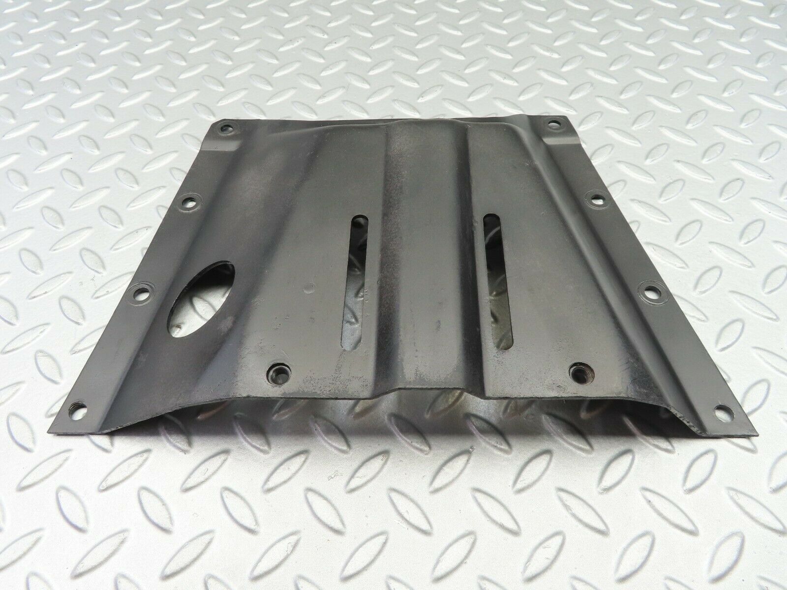 7134 Mercedes-Benz C107 350SLC Coupe Gearbox Mount Bracket II