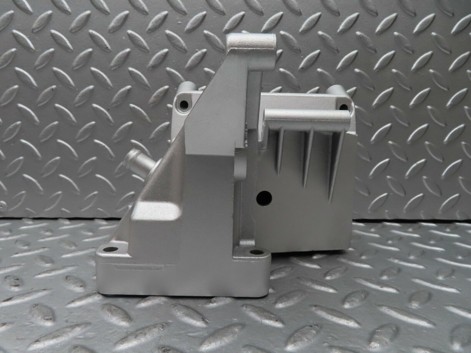 17314 Mercedes-Benz R129 300SL Coupe Power Steering Pump Bracket 1031310935