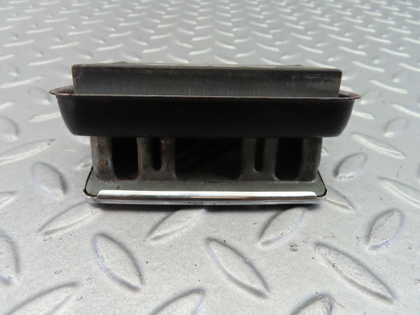 7915 Mercedes-Benz W115 220D Rear Door Ashtray