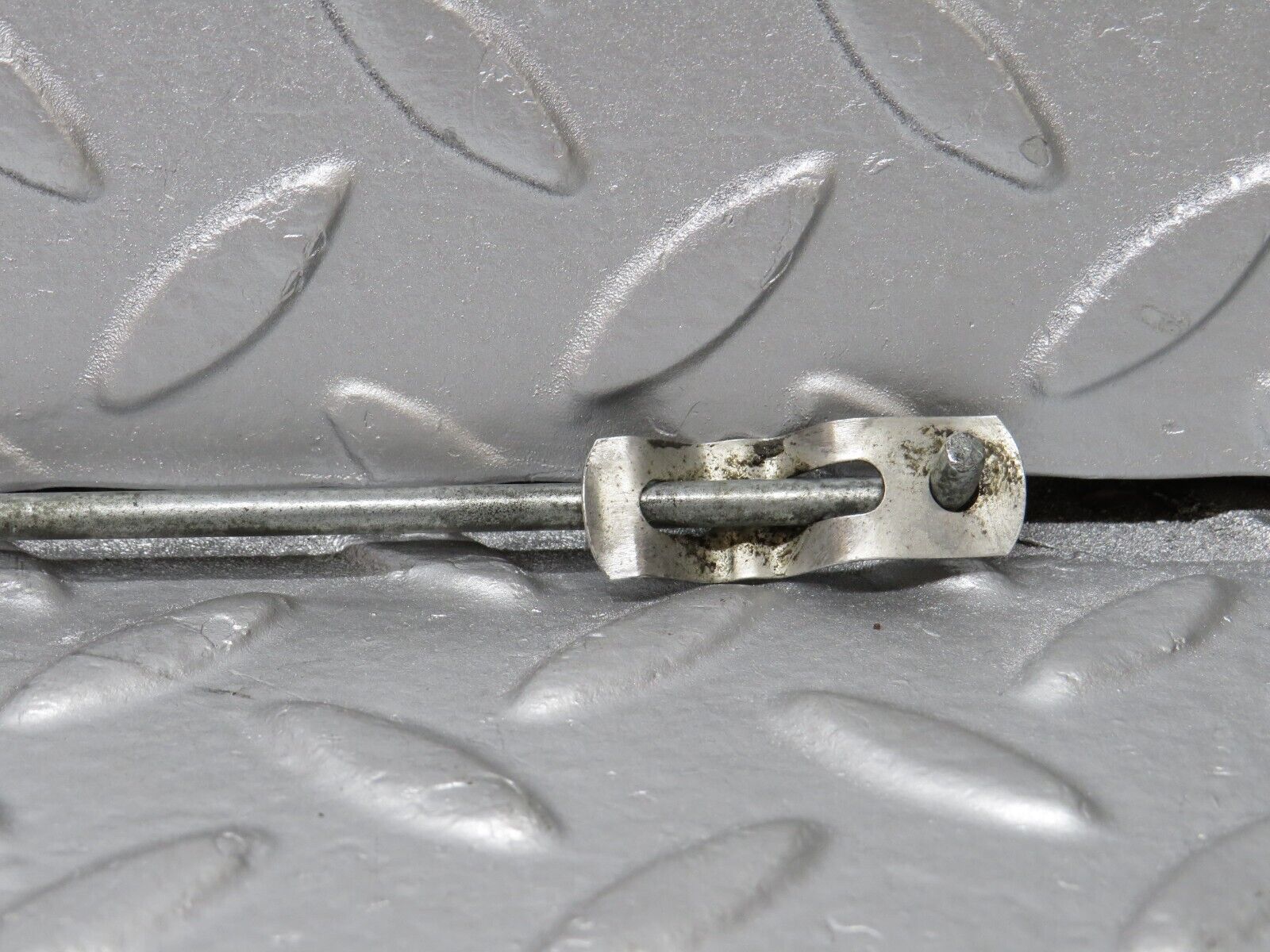 40457 Mercedes-Benz W110 230 Front Door Lock Control Bar