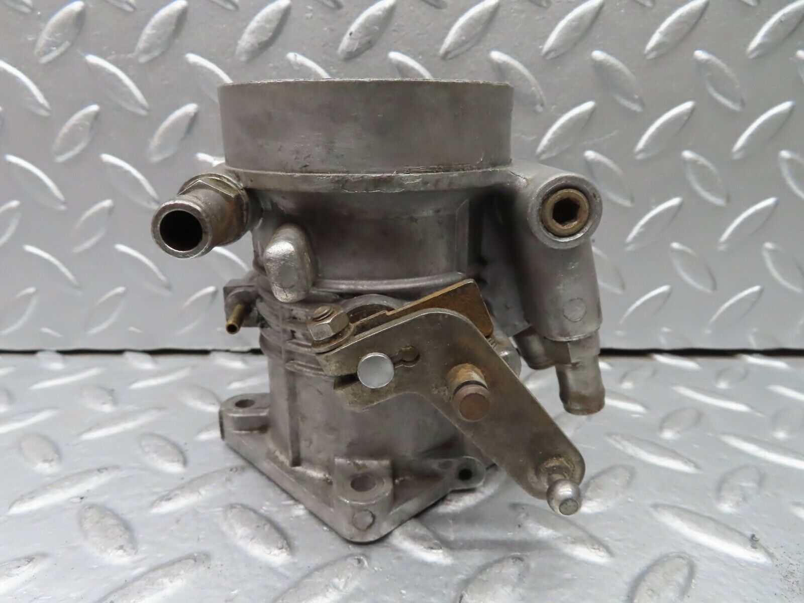 20880 Mercedes-Benz W114 250CE Coupe Throttle Body Valve