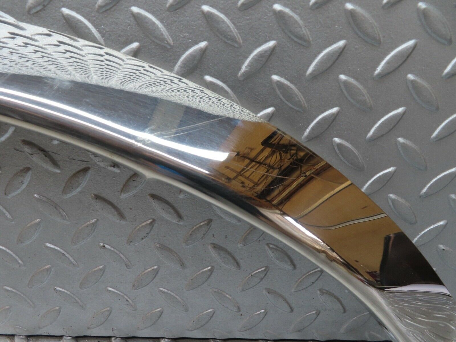 17677 Mercedes-Benz W116 450SEL Front Left Wheel Arch Chrome Trim