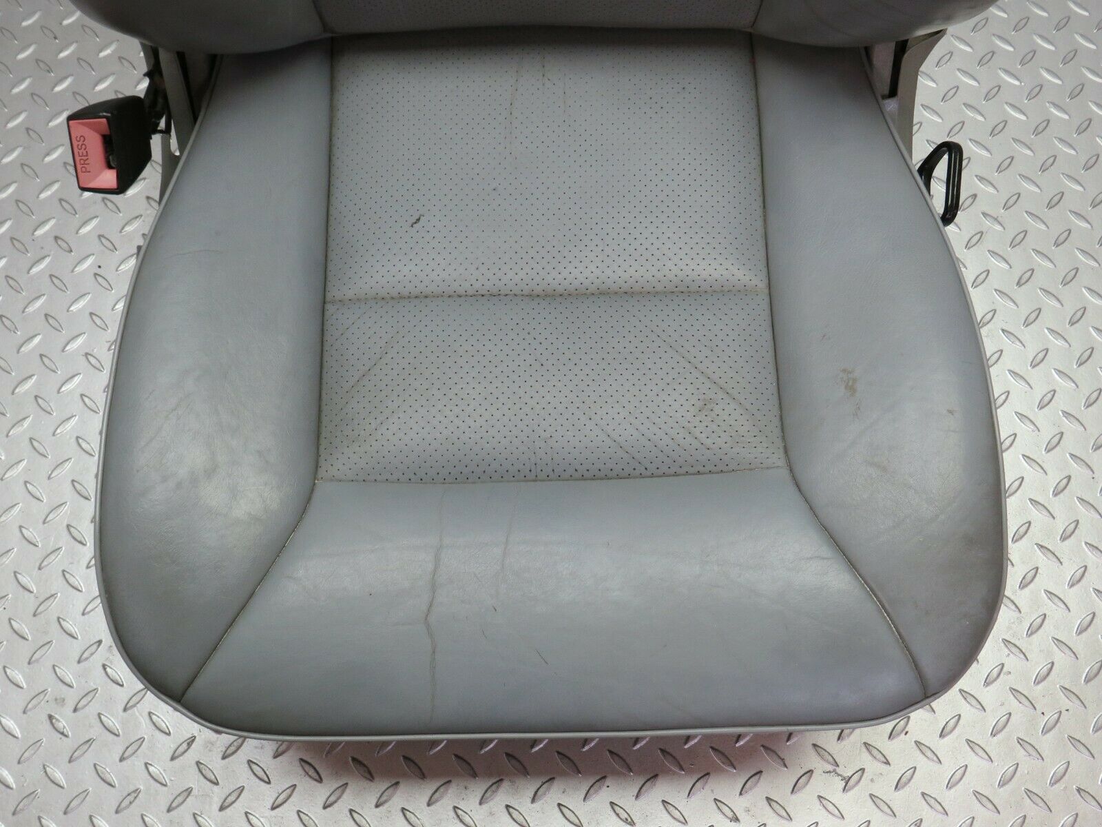 22383 Mercedes-Benz C124 E220 Coupe Front Left Seat Leather Grey 1249102350