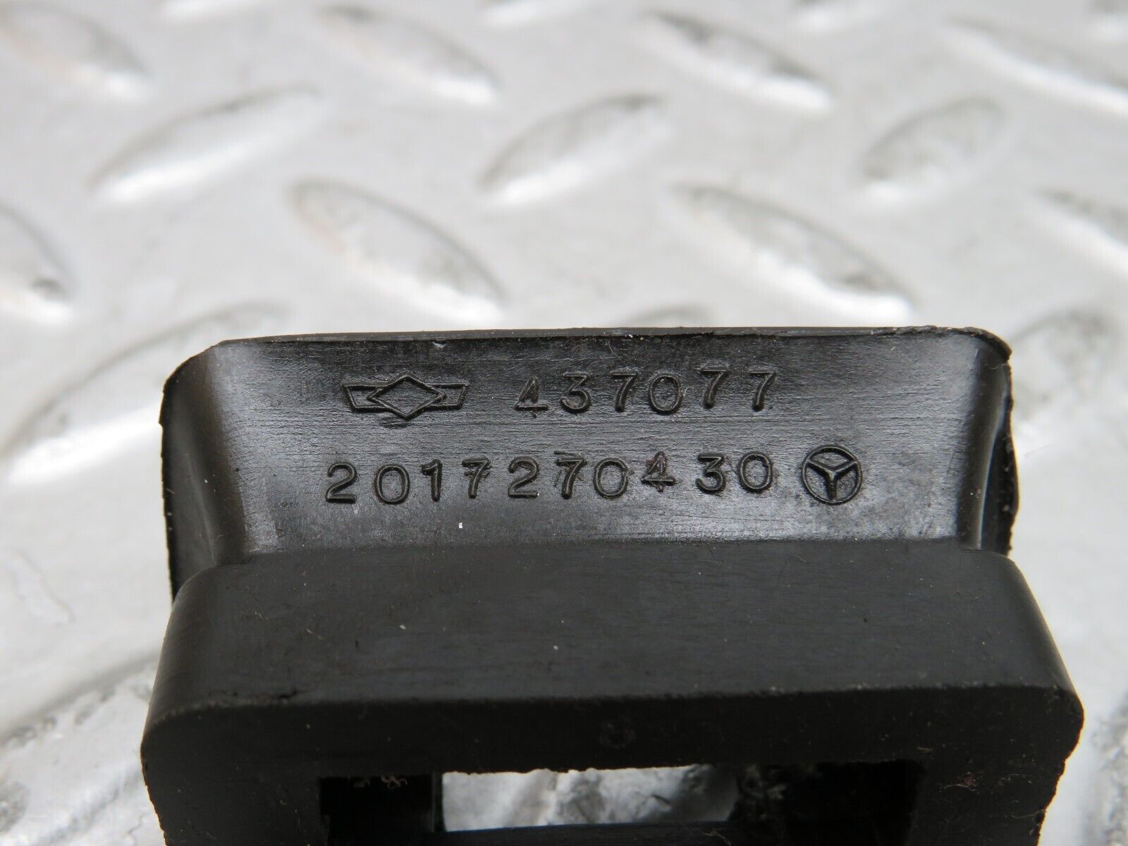 29143 Mercedes-Benz C124 320CE Door Check Strap Rubber Seal Pair 2017270430