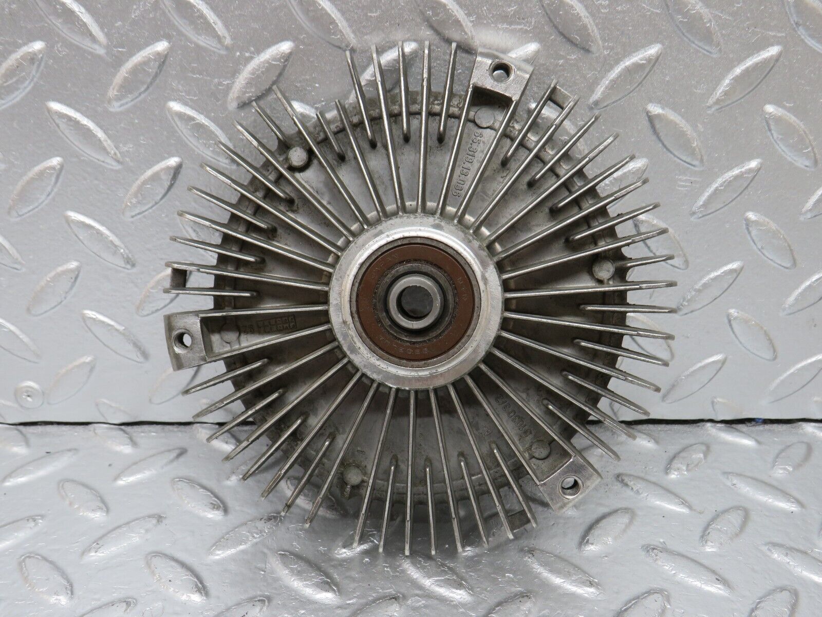 34101 Mercedes-Benz W124 260E Fan Clutch 1032000422