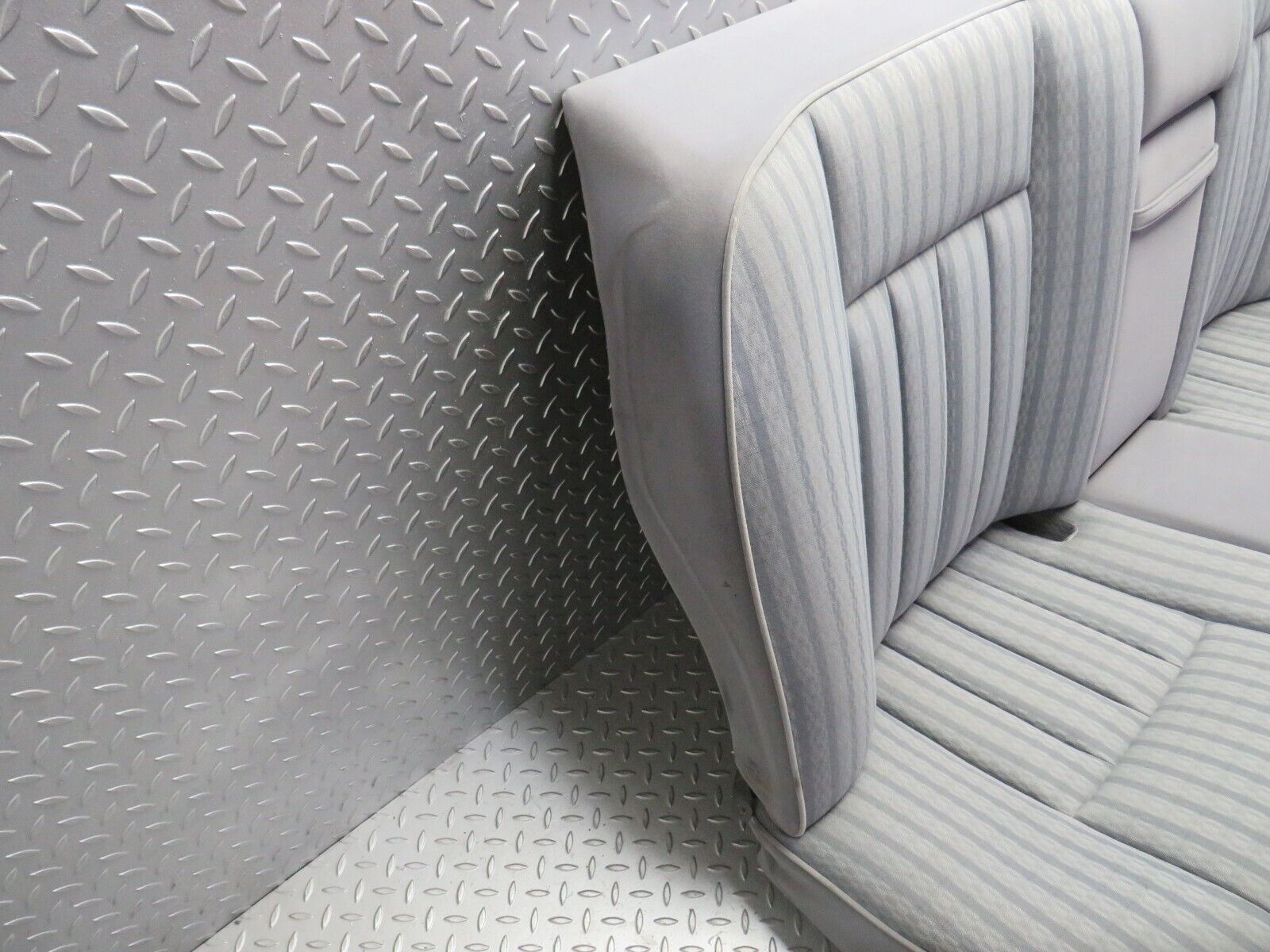 30325 Mercedes-Benz W124 230E Rear Seat 1249202216