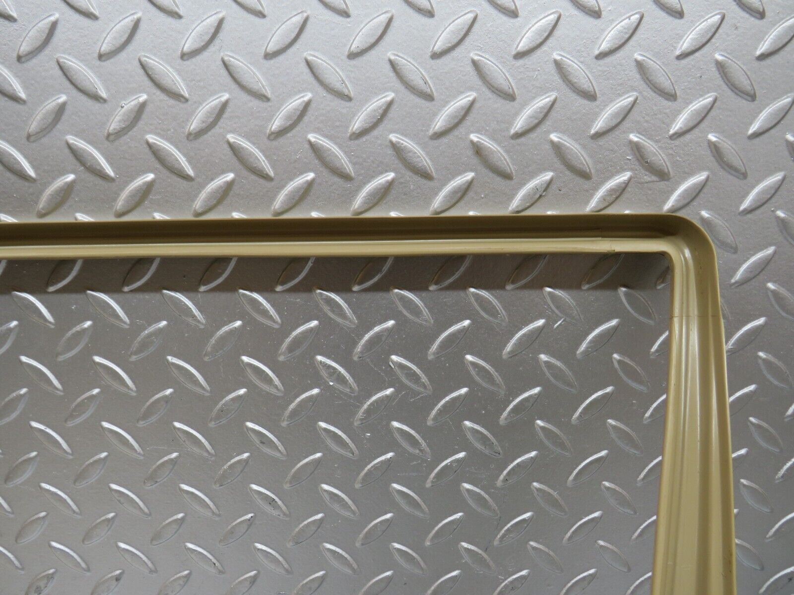 27777 Mercedes-Benz S124 300TE Front Left Door Window Frame Trim 1247250171