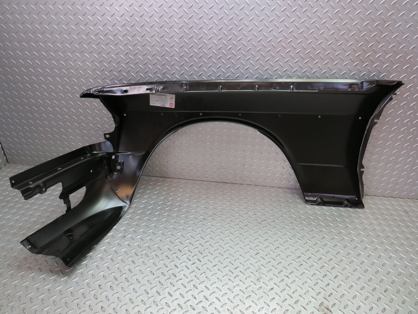 28346 Mercedes-Benz S123 240D Wagon Front Right Wing Fender