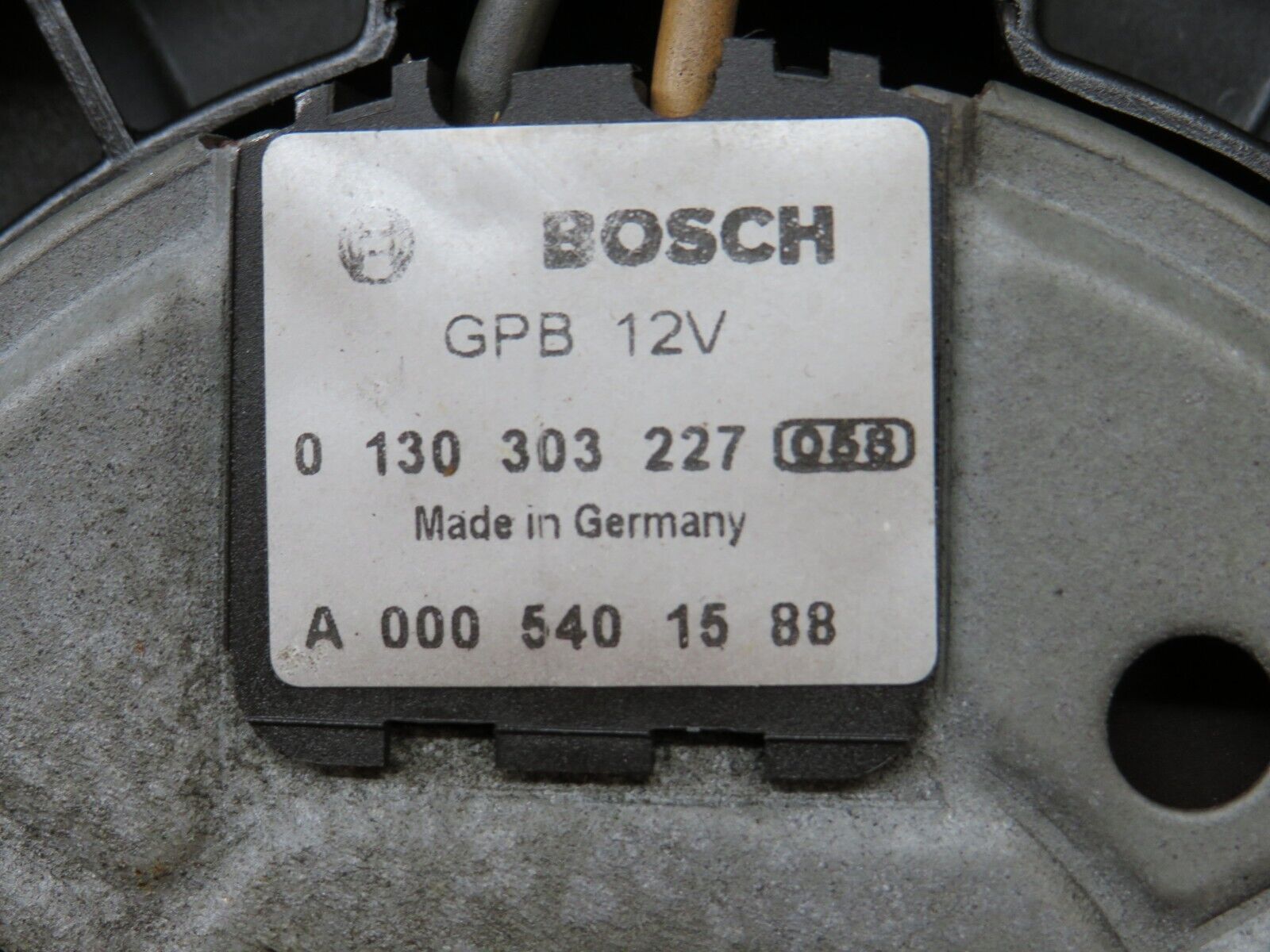 34734 Mercedes-Benz W210 320E Radiator Cooling Fan Bosch 2105052355 0130303227