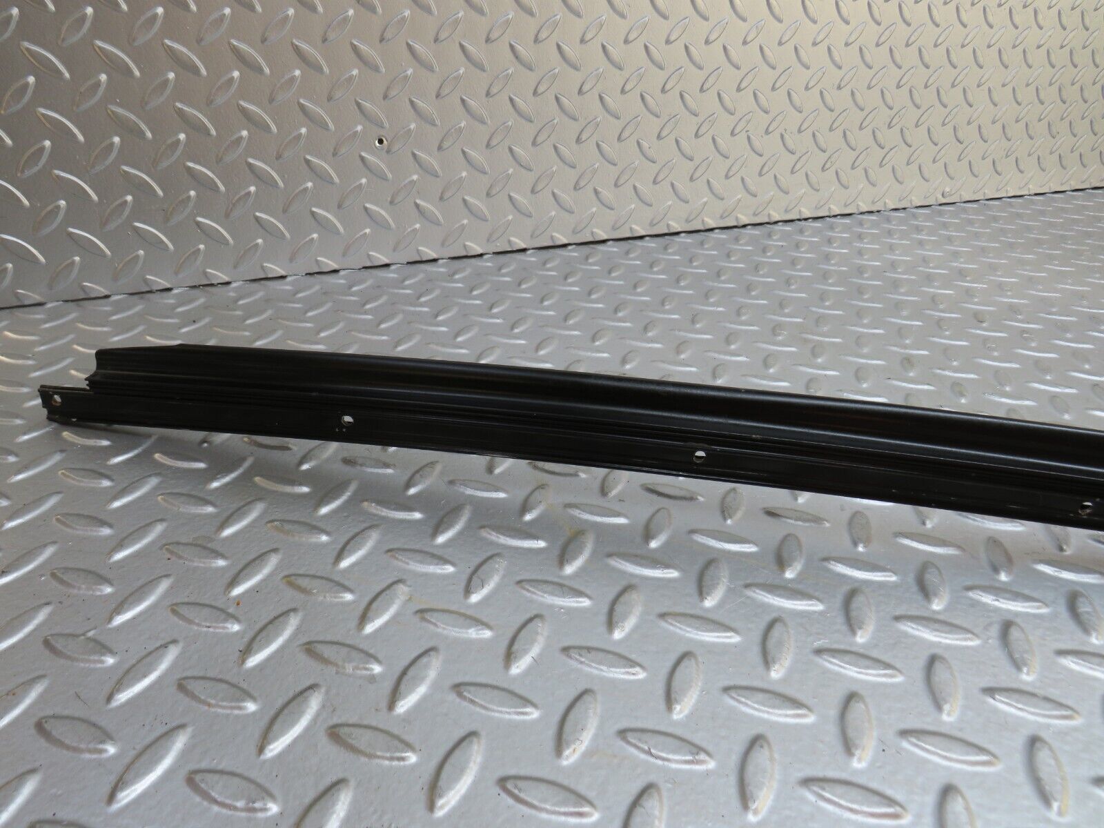 37030 Mercedes-Benz C126 420SEC Coupe Roof Trim Right